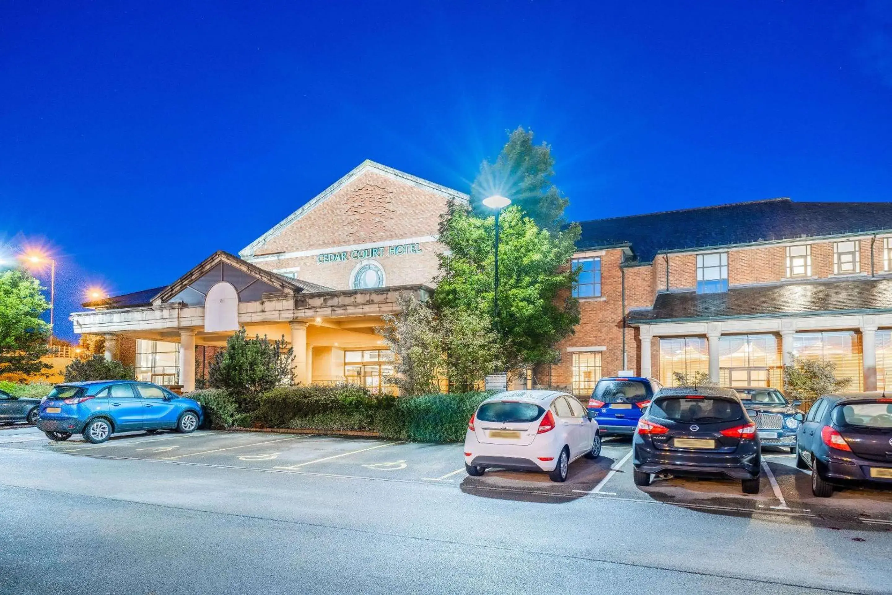 Property building in Cedar Court Bradford Hotel Property building in Cedar Court Bradford Hotel