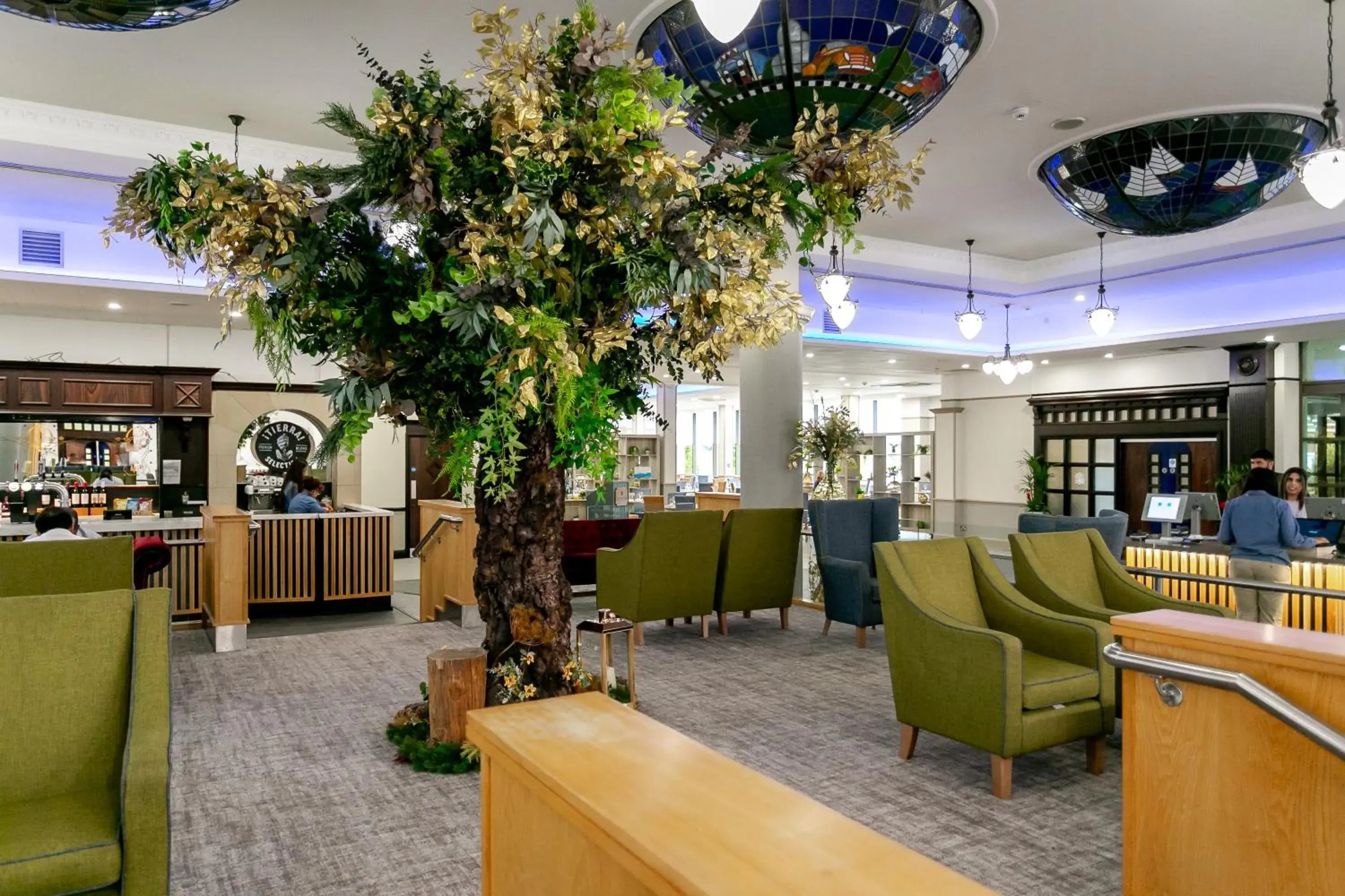 Lounge or bar in Cedar Court Bradford Hotel Lounge or bar in Cedar Court Bradford Hotel