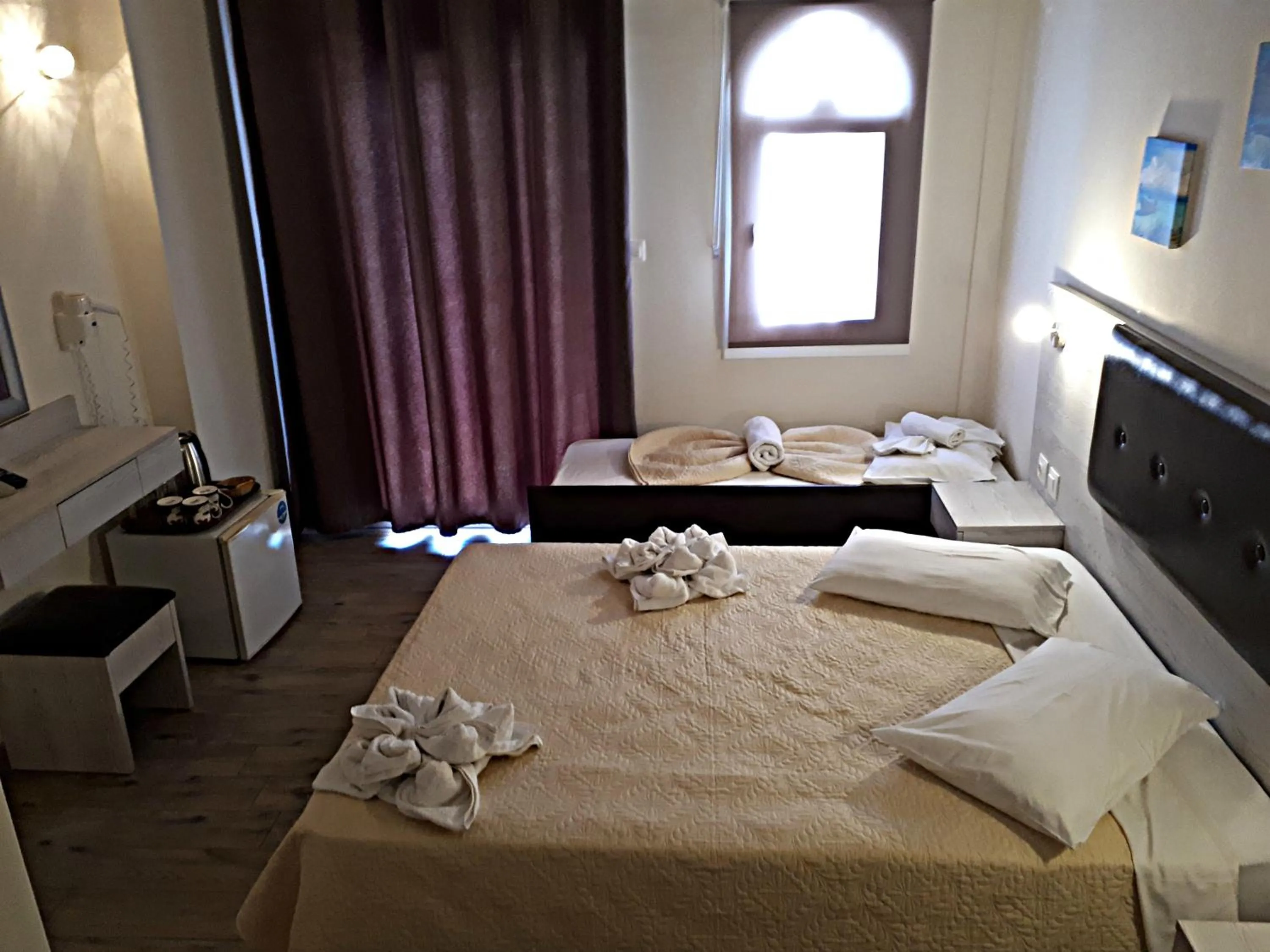 Shower, Bed in Summer Beach Hotel