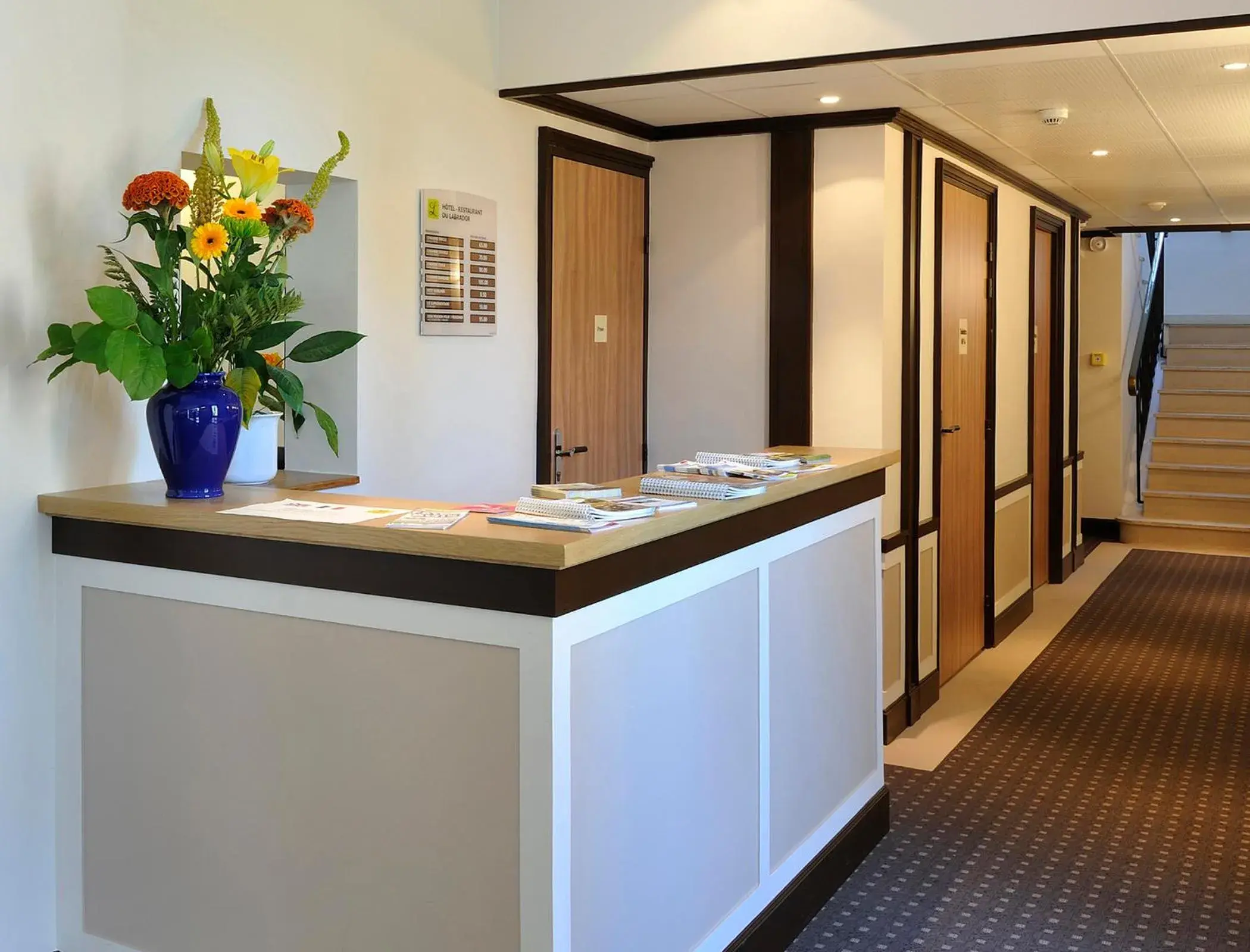 Lobby or reception in Logis Hôtel Restaurant Du Labrador Lobby or reception in Logis Hôtel Restaurant Du Labrador