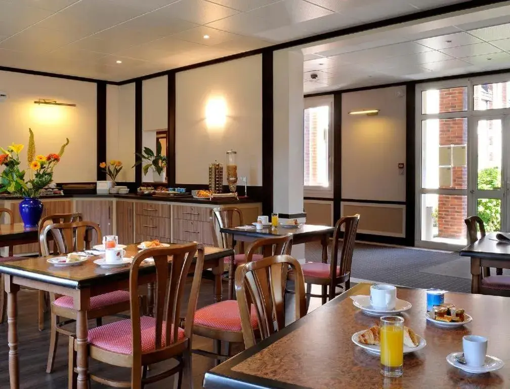 Logis Hôtel Restaurant Du Labrador Logis Hôtel Restaurant Du Labrador