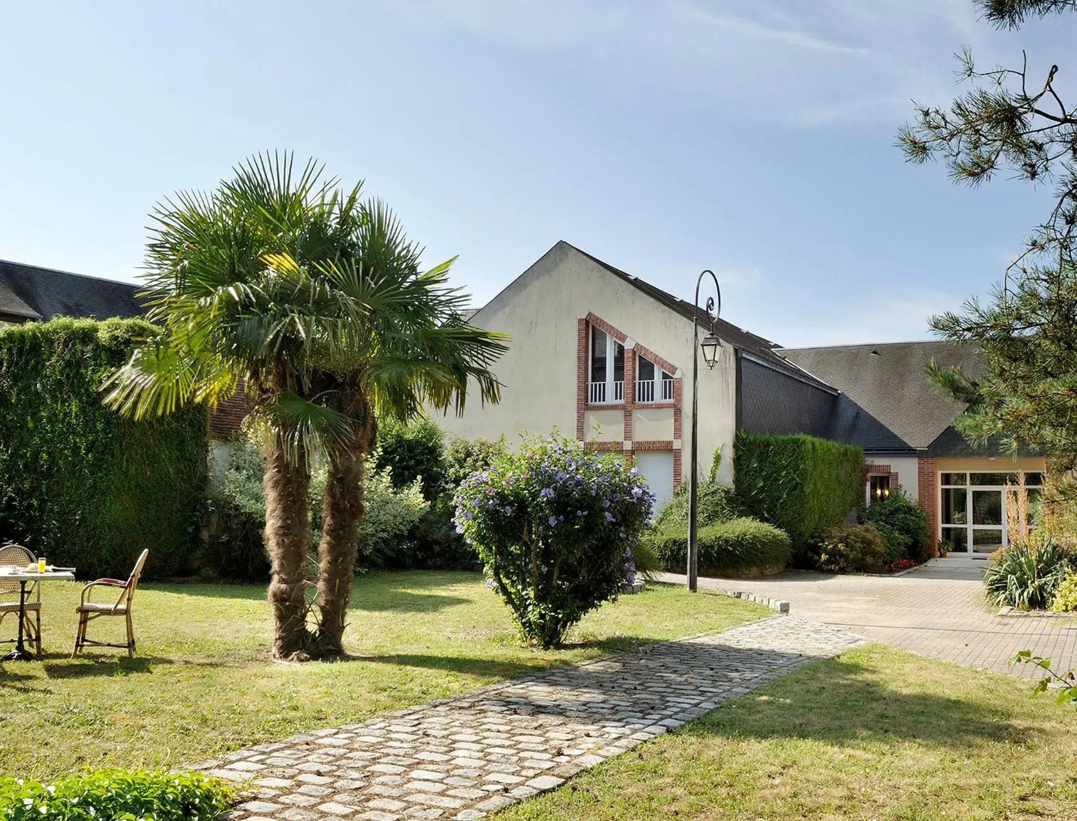 Property building in Logis Hôtel Restaurant Du Labrador Property building in Logis Hôtel Restaurant Du Labrador