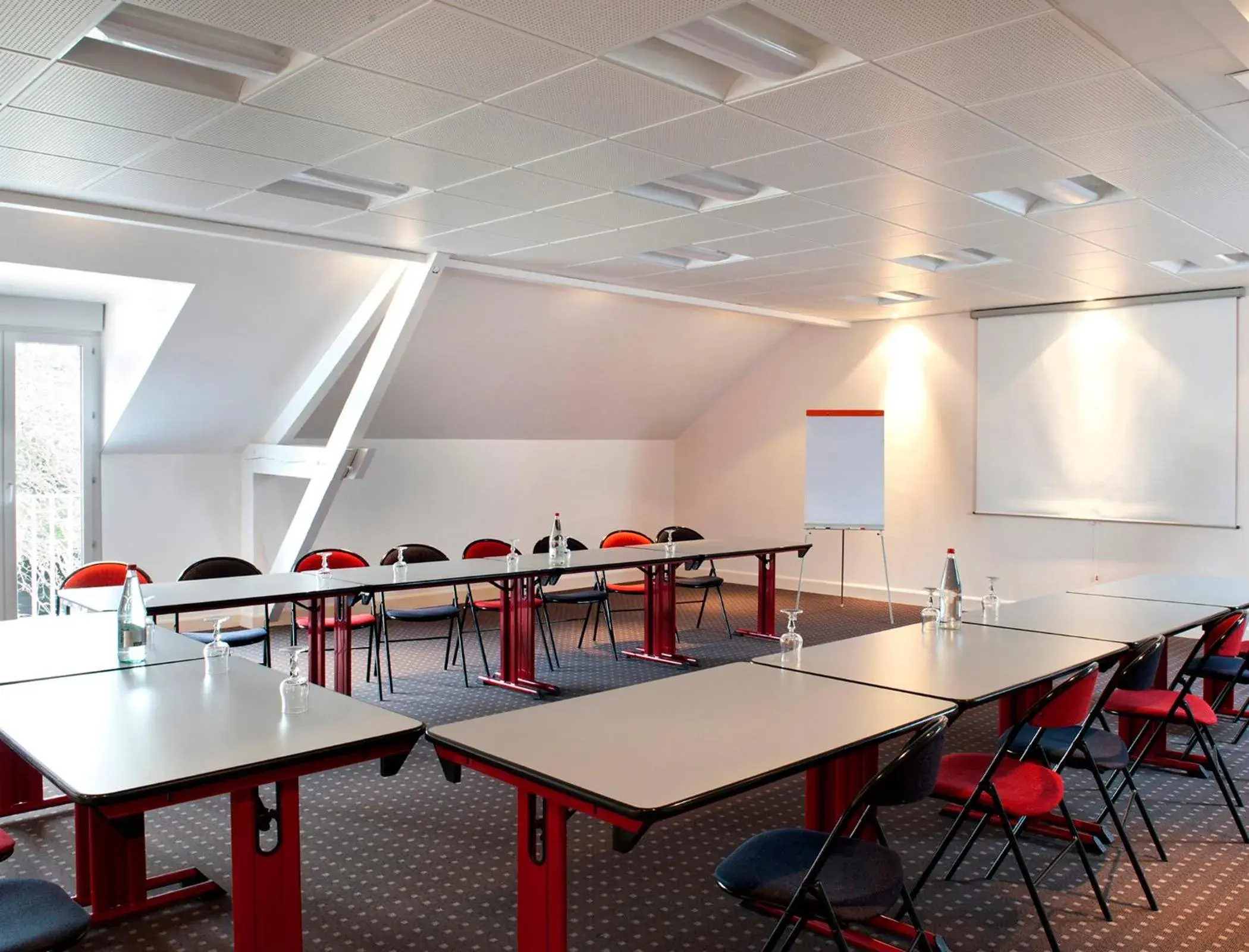 Meeting/conference room in Logis Hôtel Restaurant Du Labrador Meeting/conference room in Logis Hôtel Restaurant Du Labrador