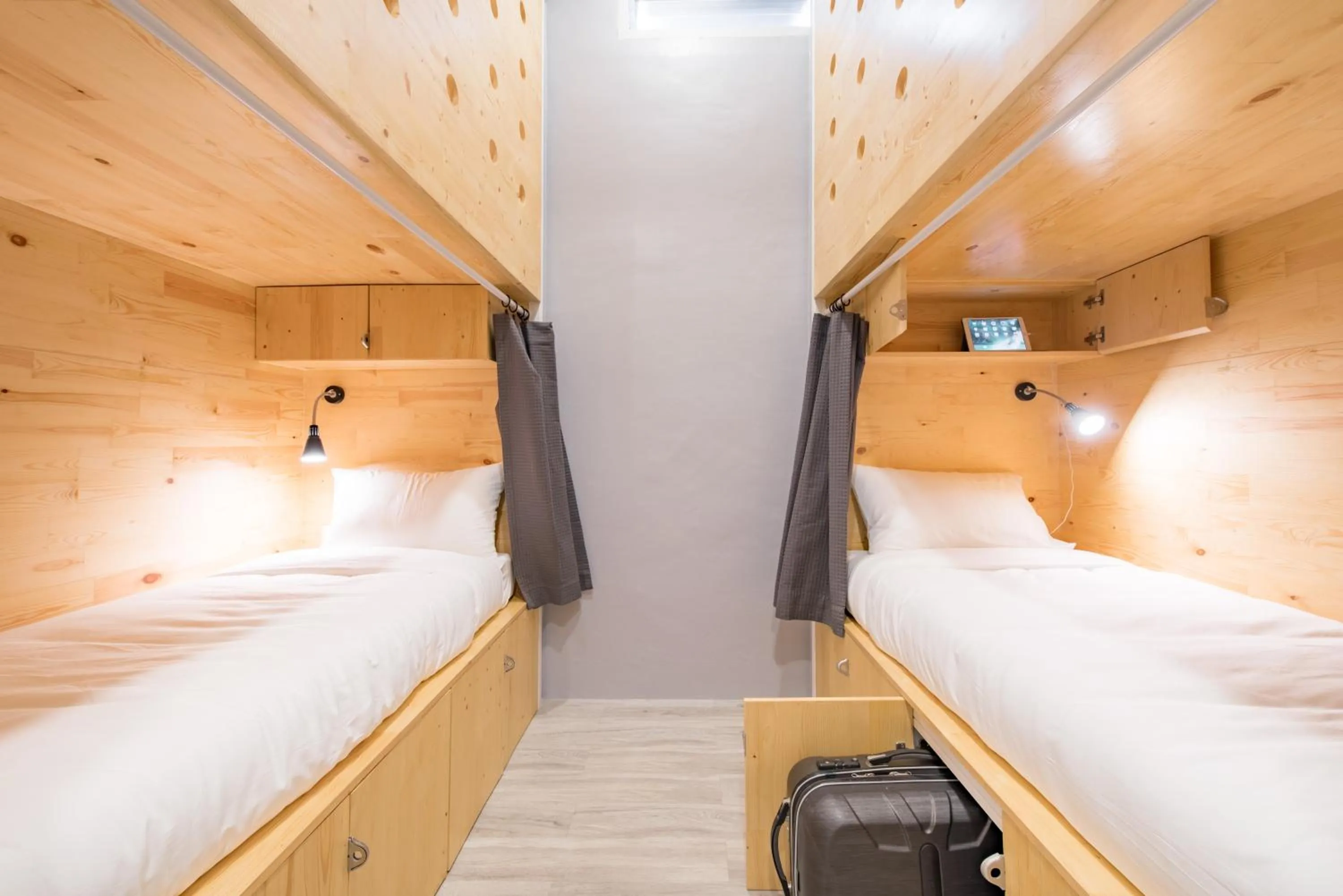 bunk bed, Bed in Norn Yaowarat Hotel