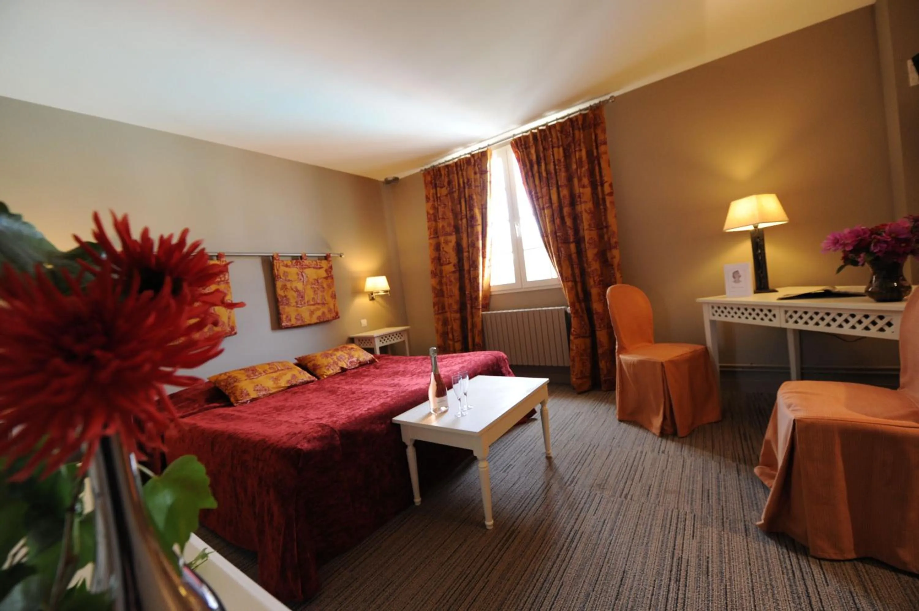 Bedroom in Hotel Spa Le Relais Du Bellay