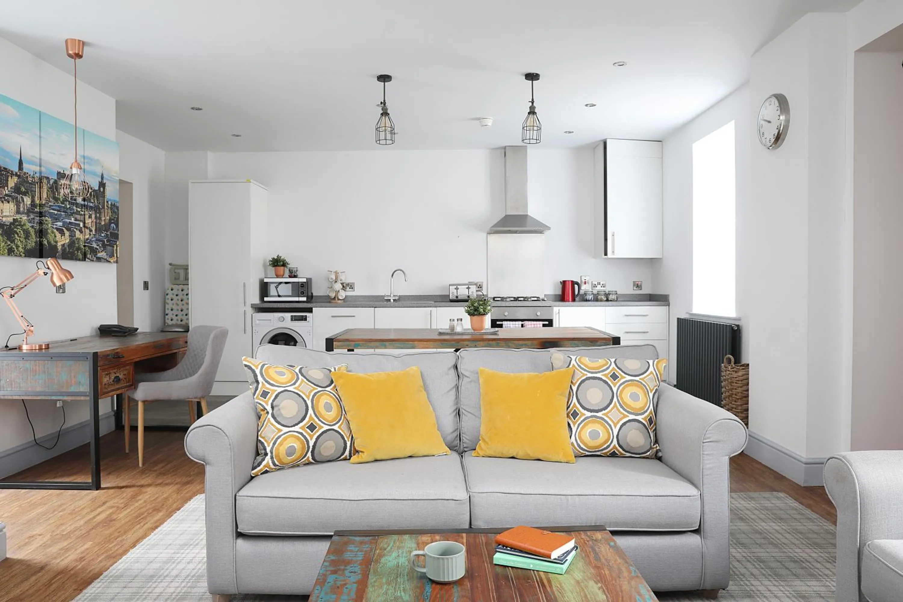 Kitchen or kitchenette in Cairn Hotel & Apartments