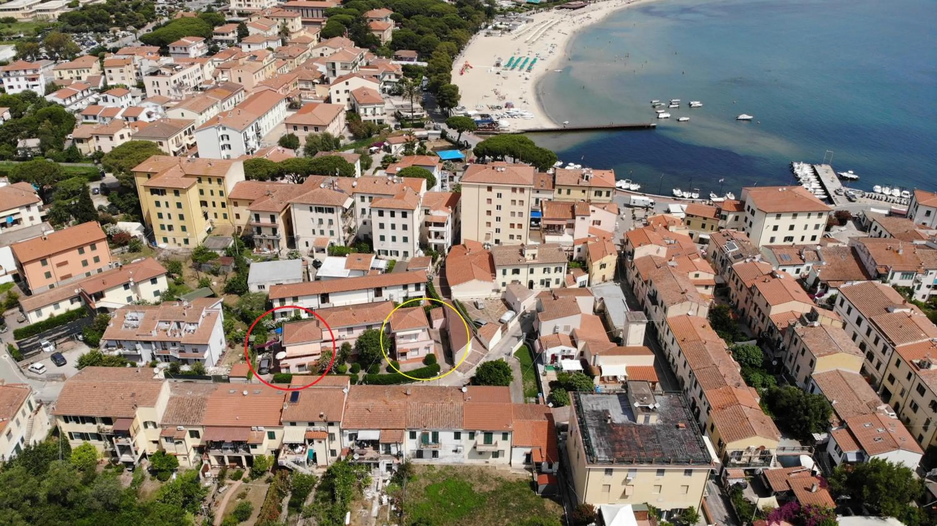 Property building in Appartamenti Camelia e Gabry - Zona mare con posti auto e terrazze