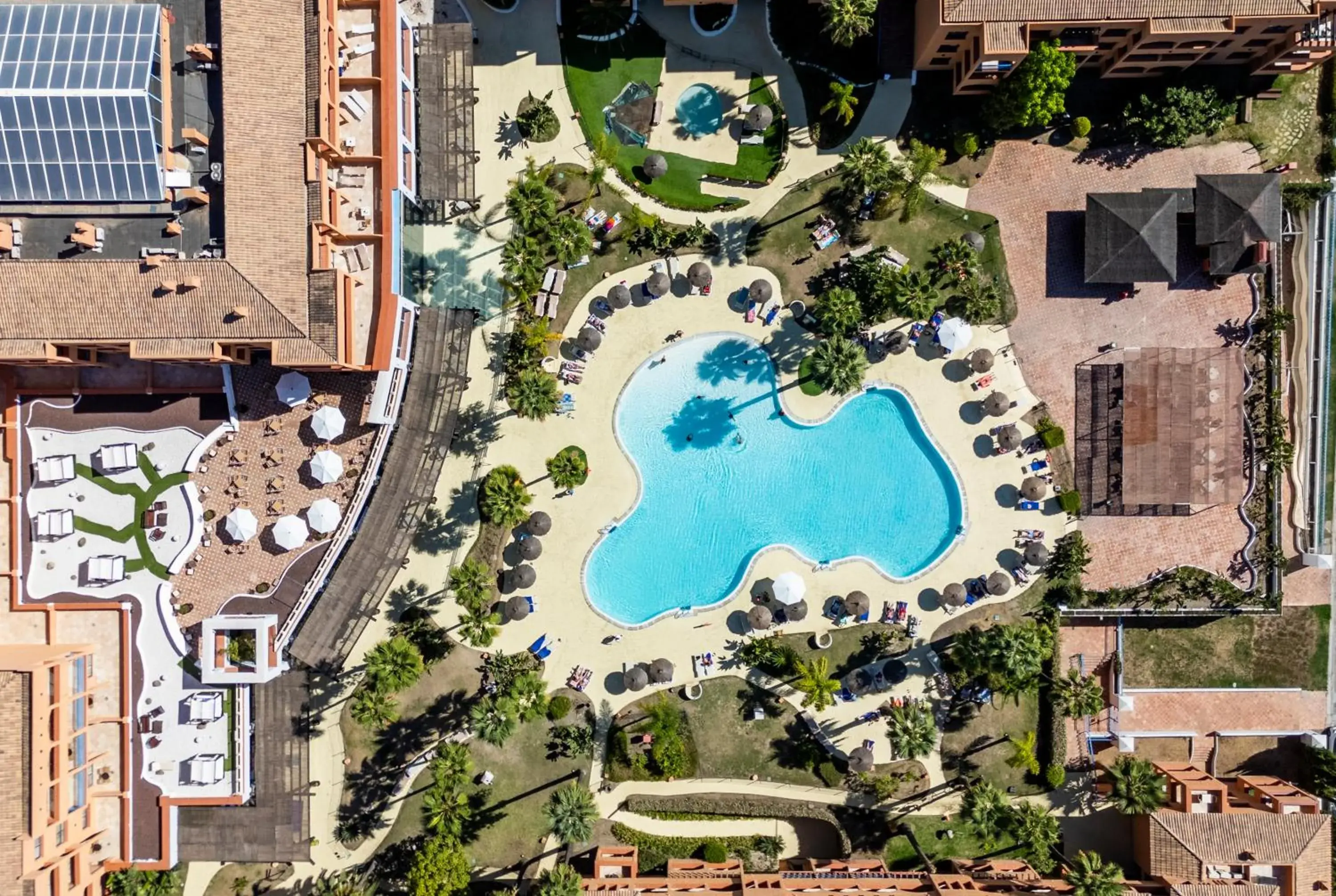 Property building in Bakour Oh Nice Costa del Sol Property building in Bakour Oh Nice Costa del Sol