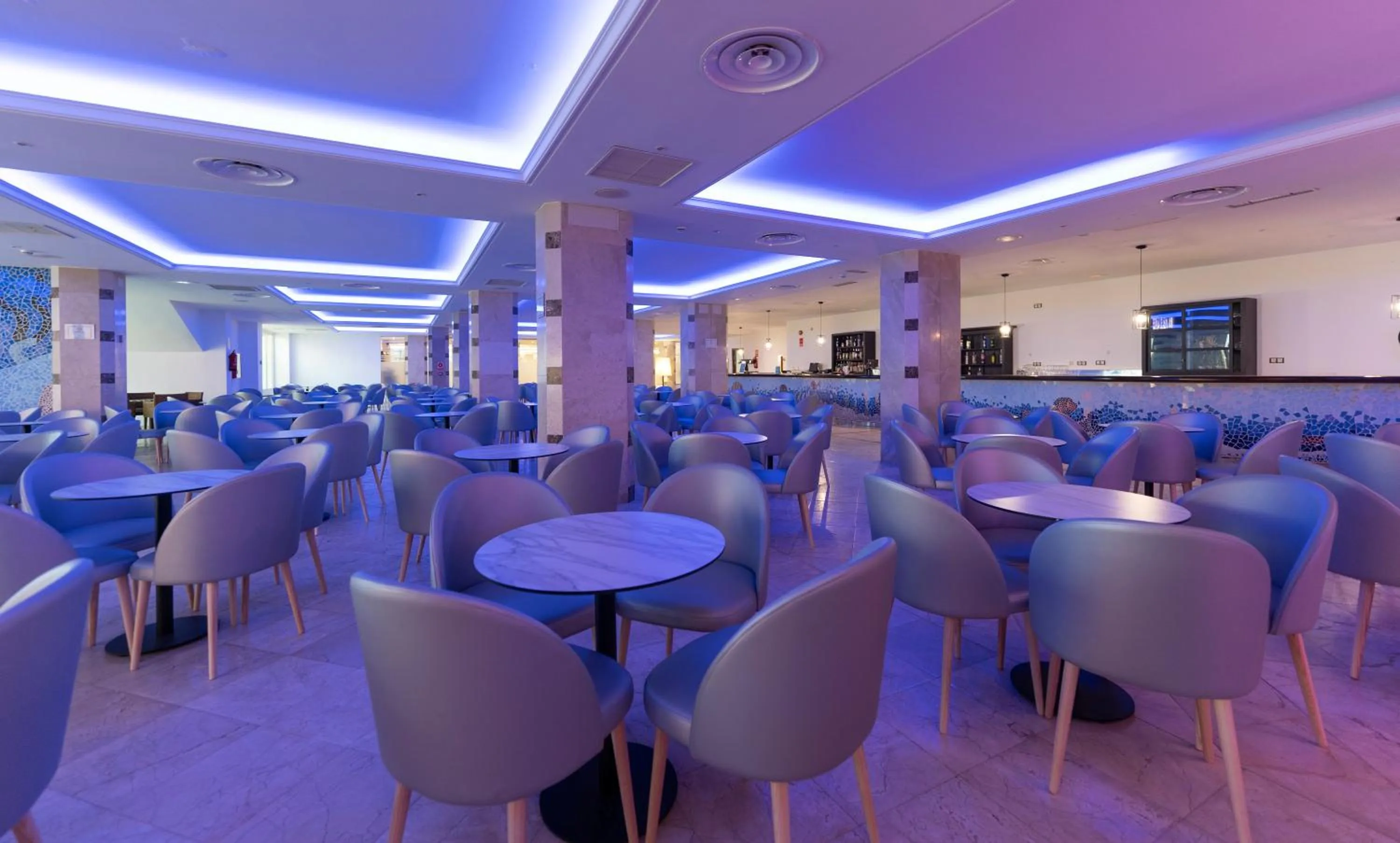 Lounge or bar in Bakour Oh Nice Costa del Sol