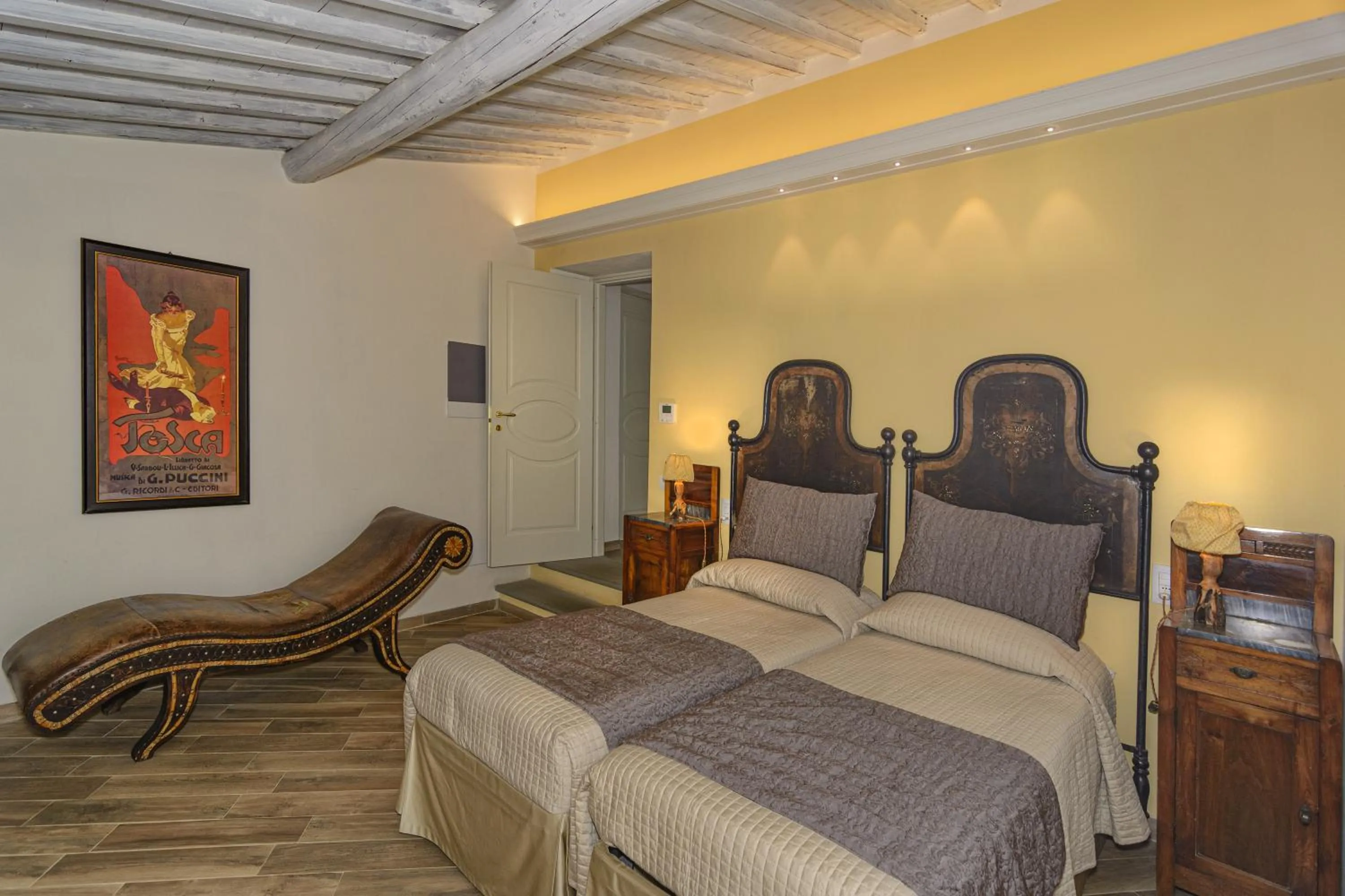 Photo of the whole room, Bed in Villa Agnolaccio Residenza d'Epoca