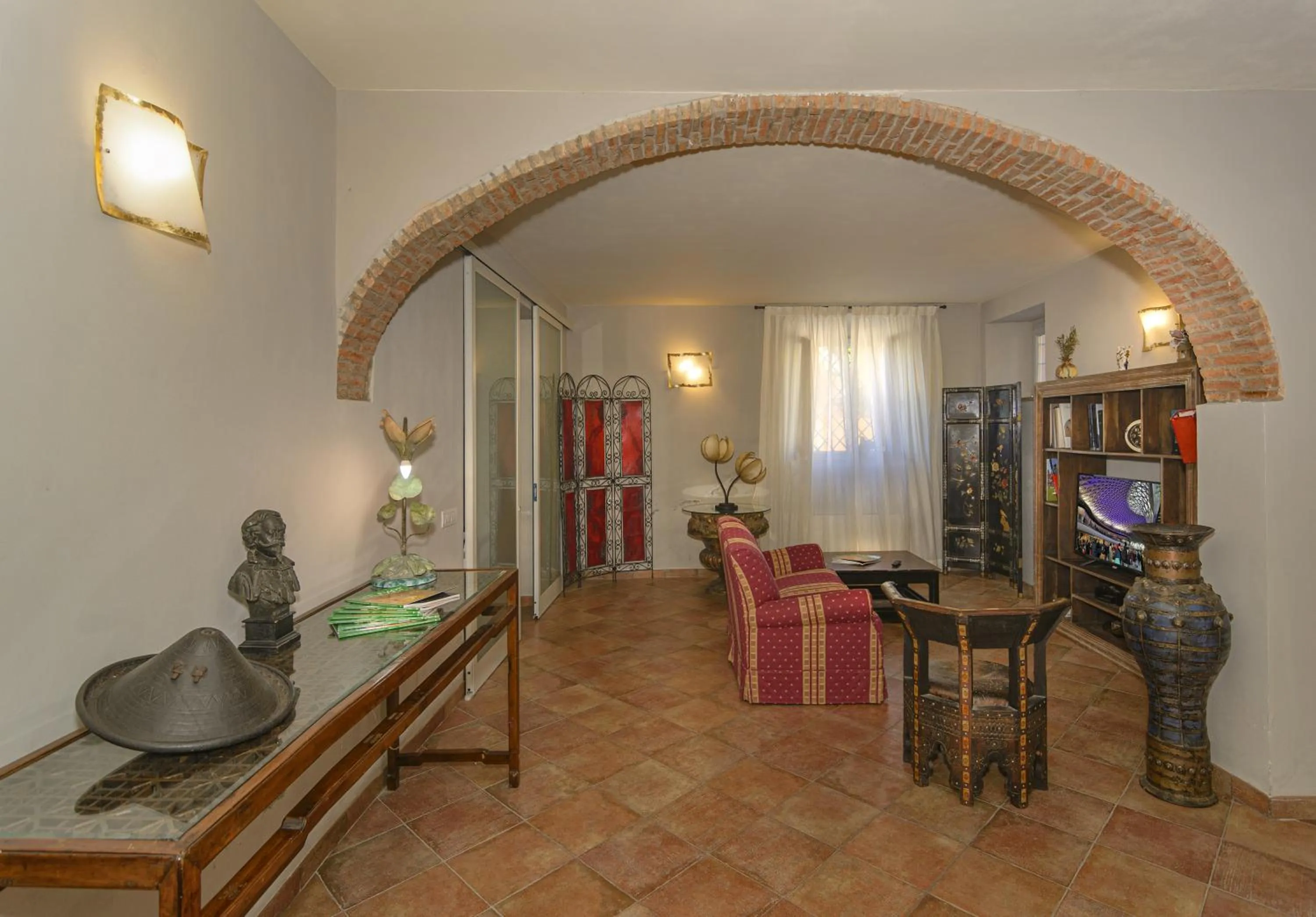 Communal lounge/ TV room in Villa Agnolaccio Residenza d'Epoca