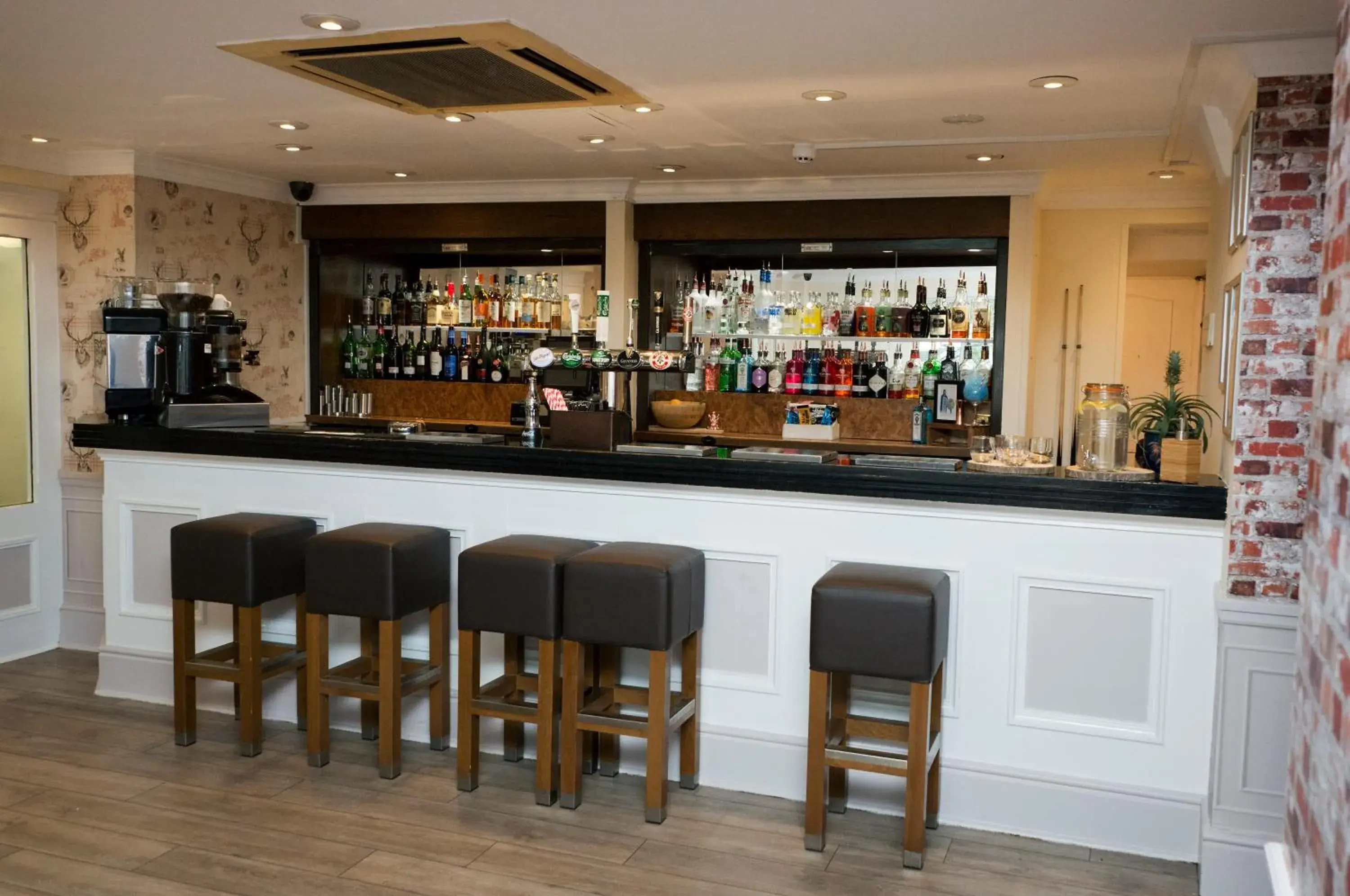 Lounge or bar in Basingstoke Country Hotel & Spa Lounge or bar in Basingstoke Country Hotel & Spa