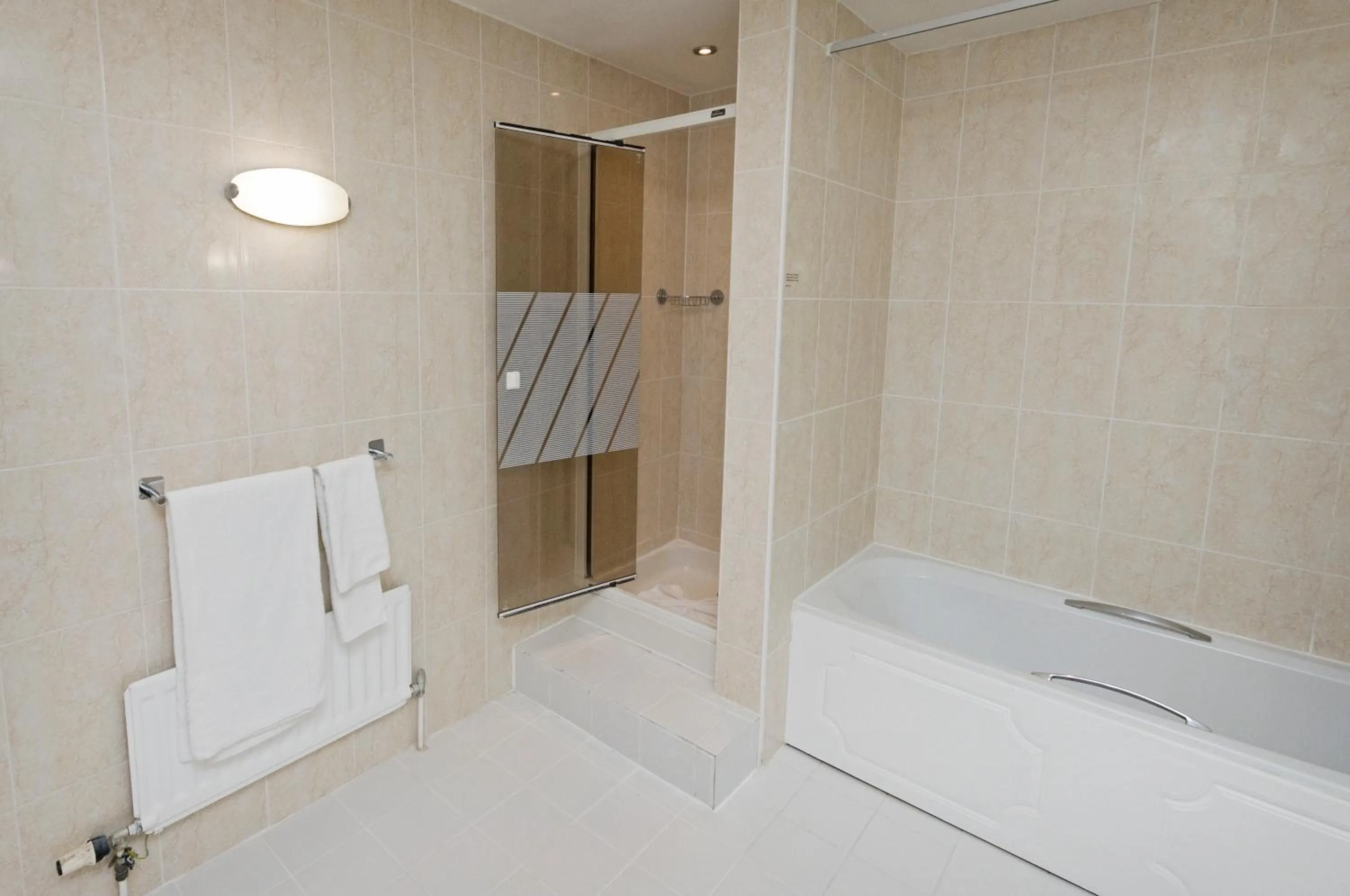 Bathroom in Basingstoke Country Hotel & Spa