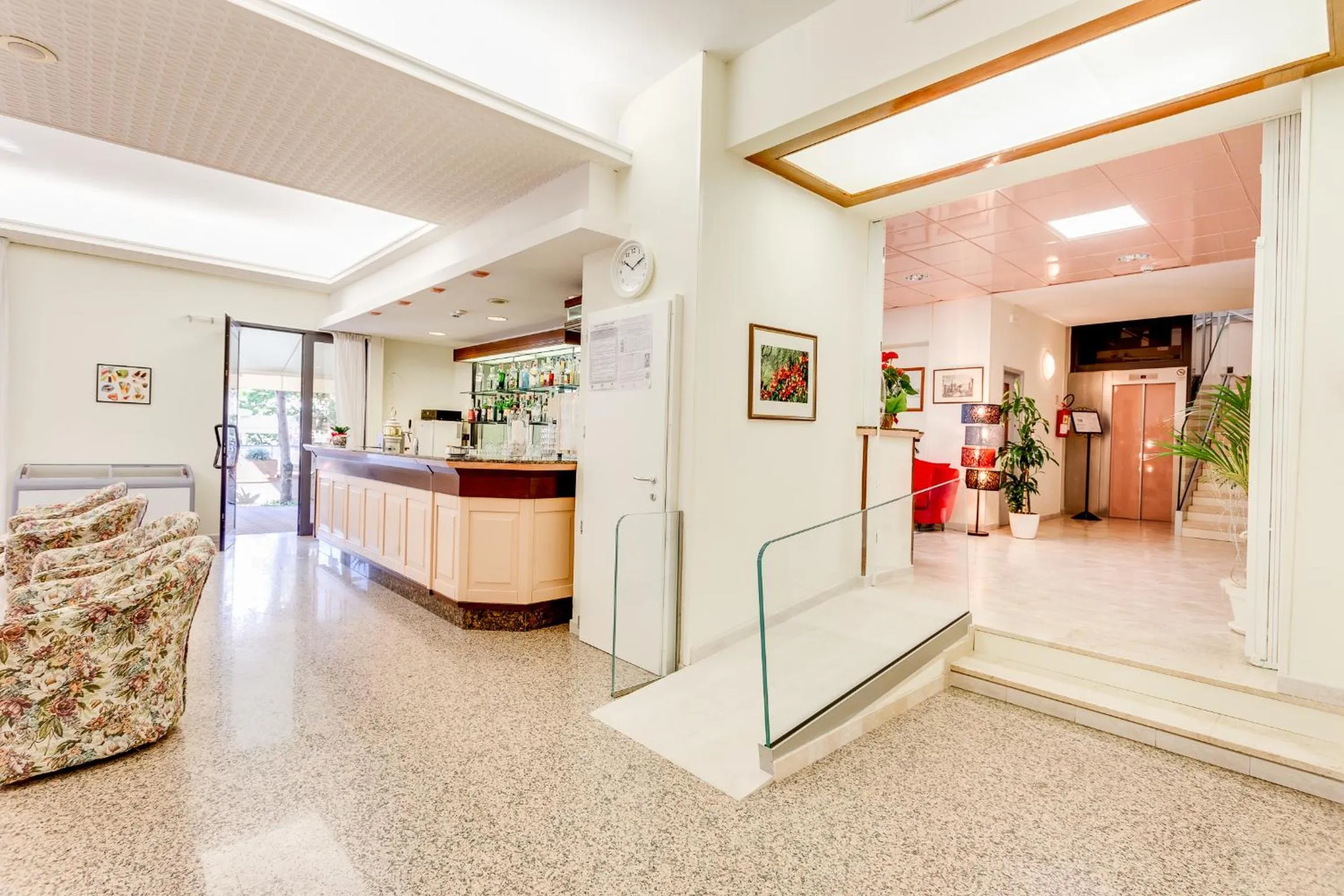 Lounge or bar in Hotel Belturismo