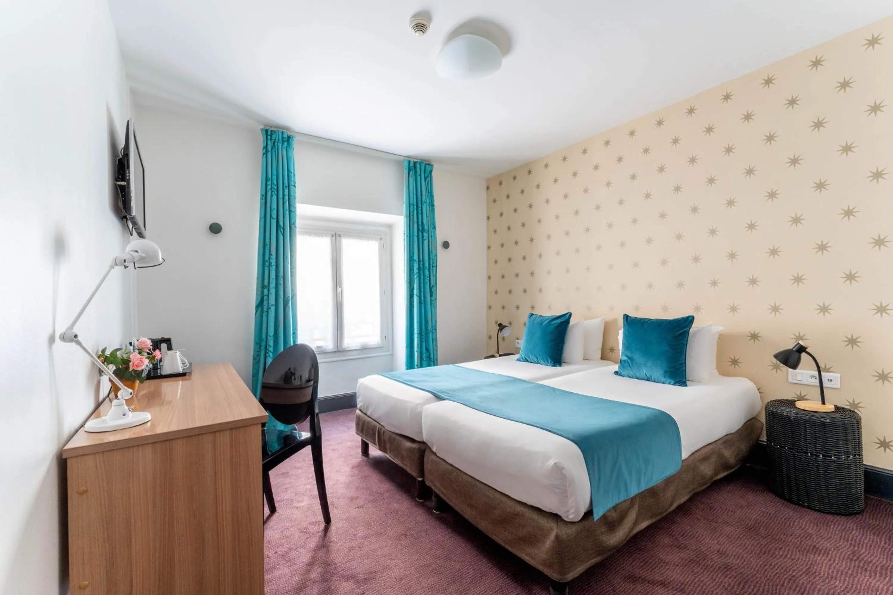 Photo of the whole room in Hotel Caumartin Opéra - Astotel