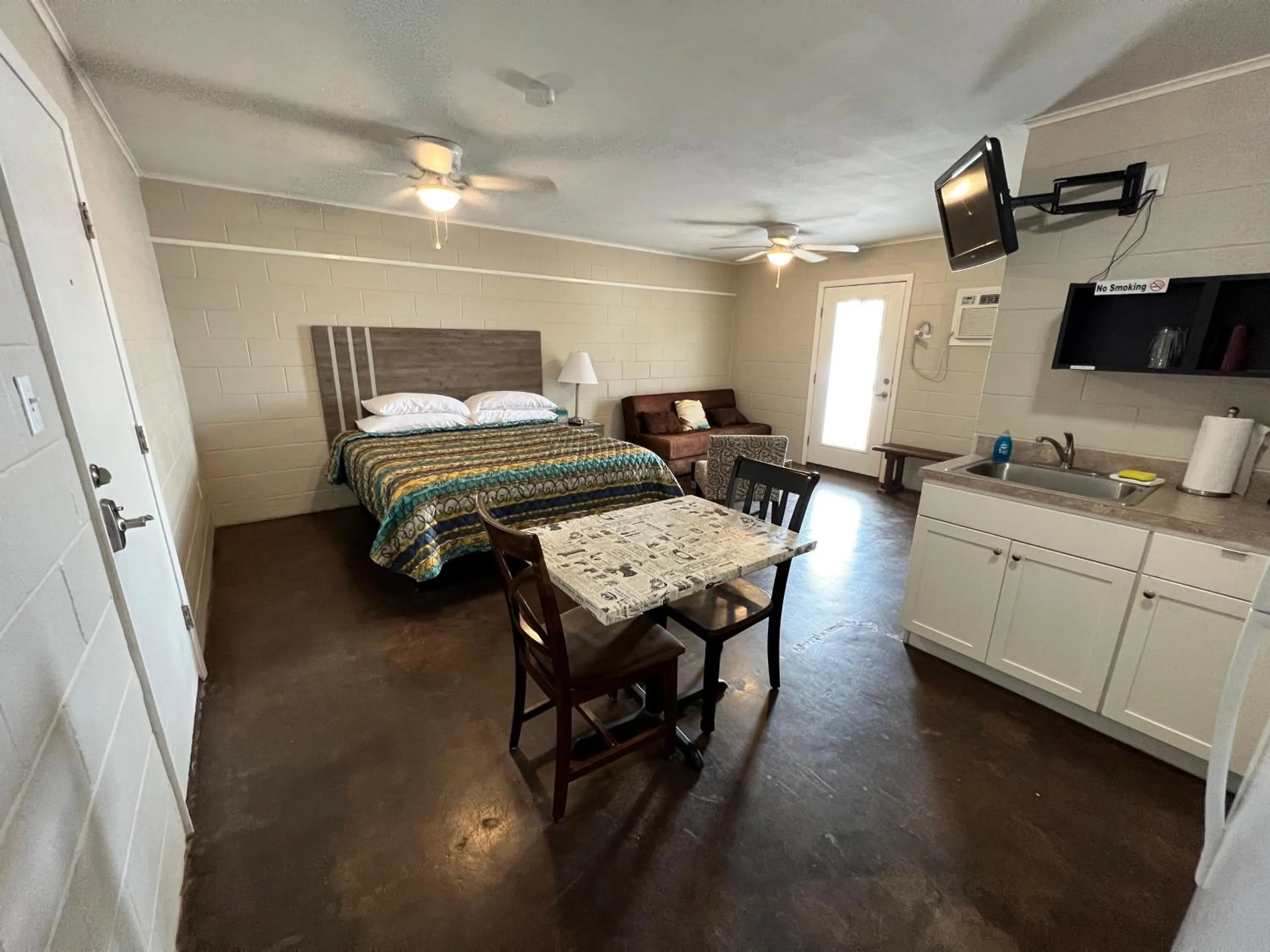 Bed in Painted Sky Inn