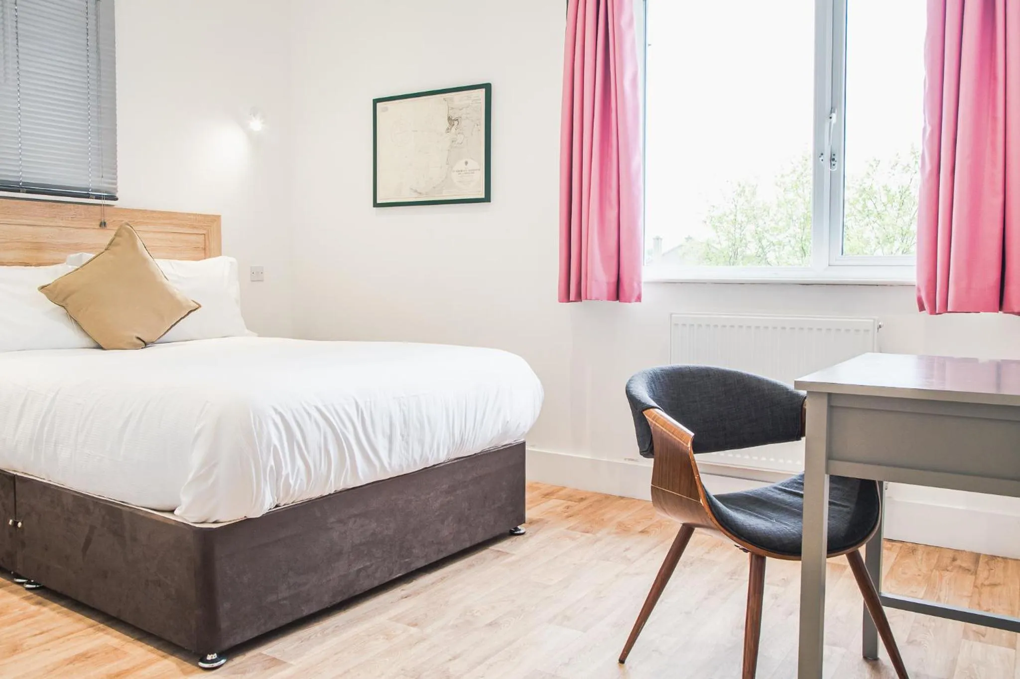 Bedroom, Bed in County Hotel