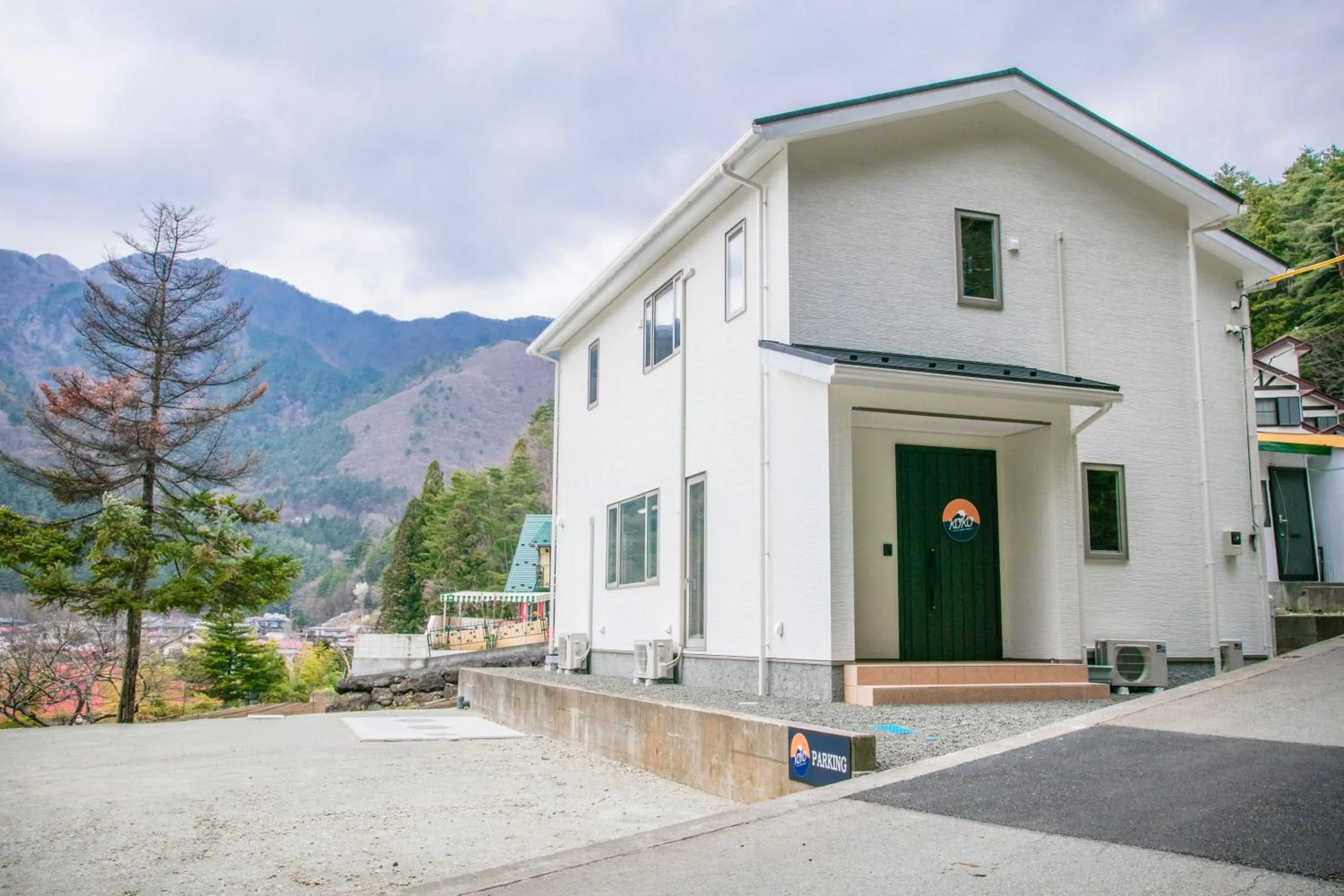 Facade/entrance in Koko