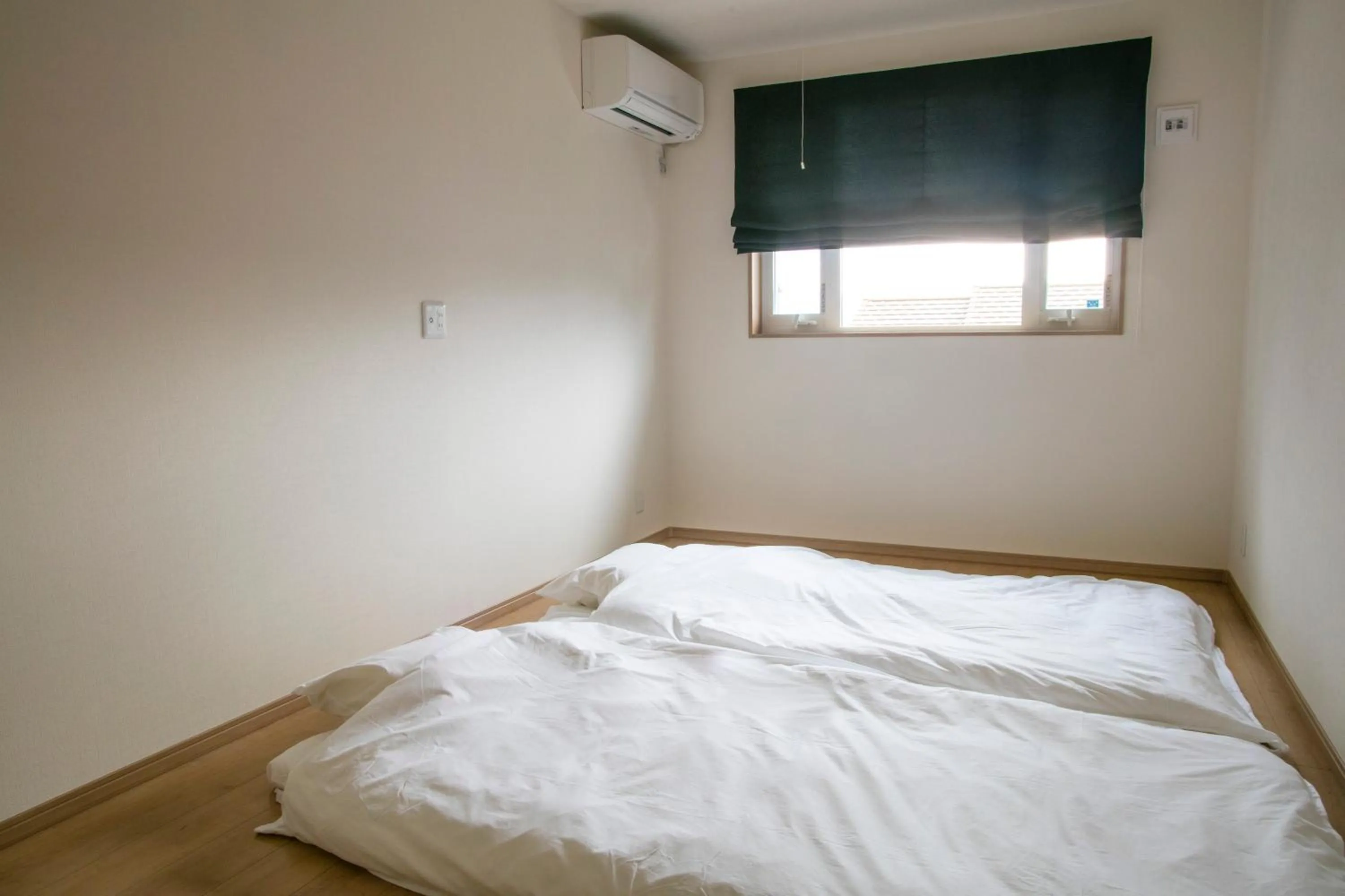 Bedroom, Bed in Koko