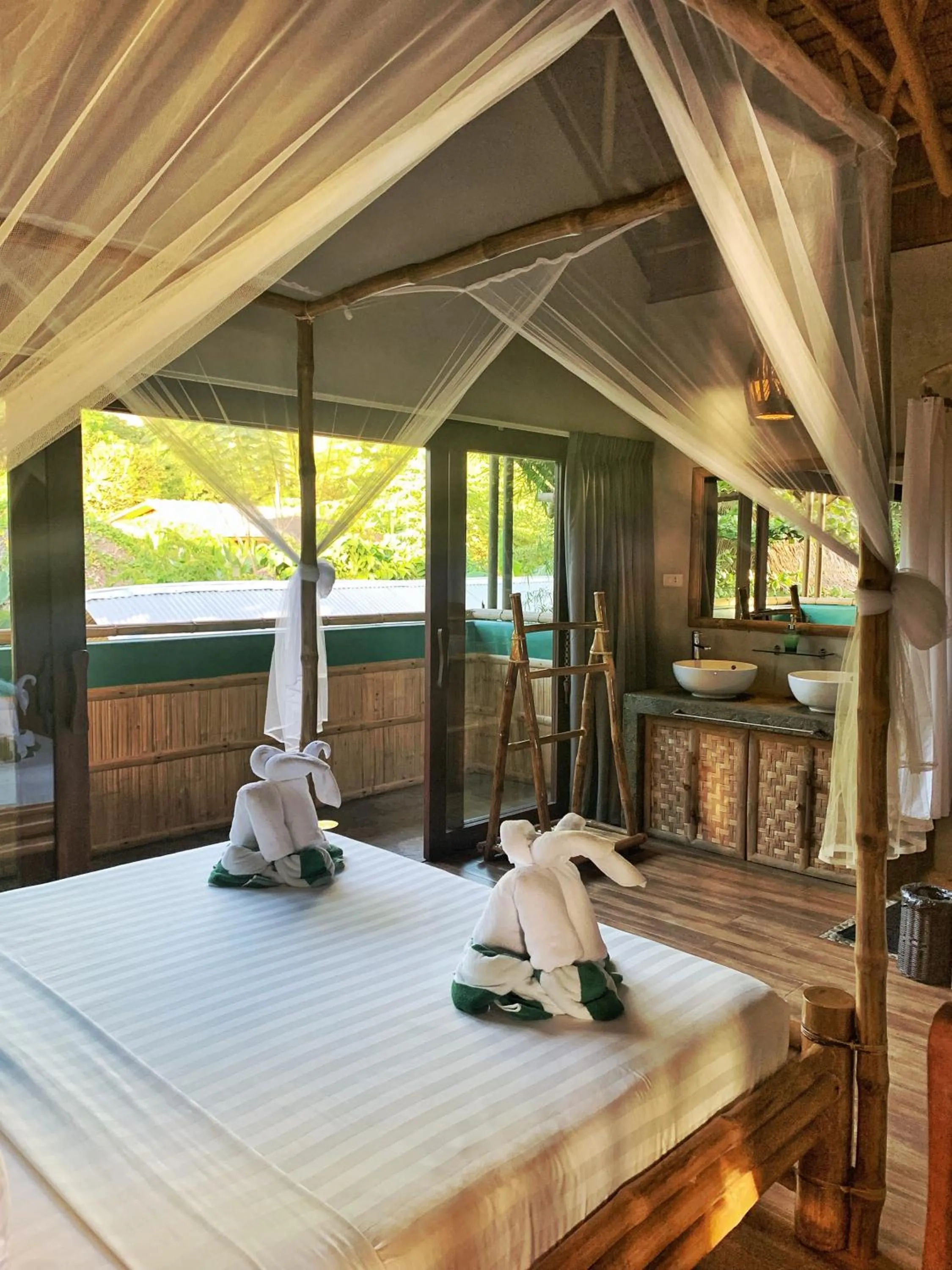 Bed in Buko Beach Resort