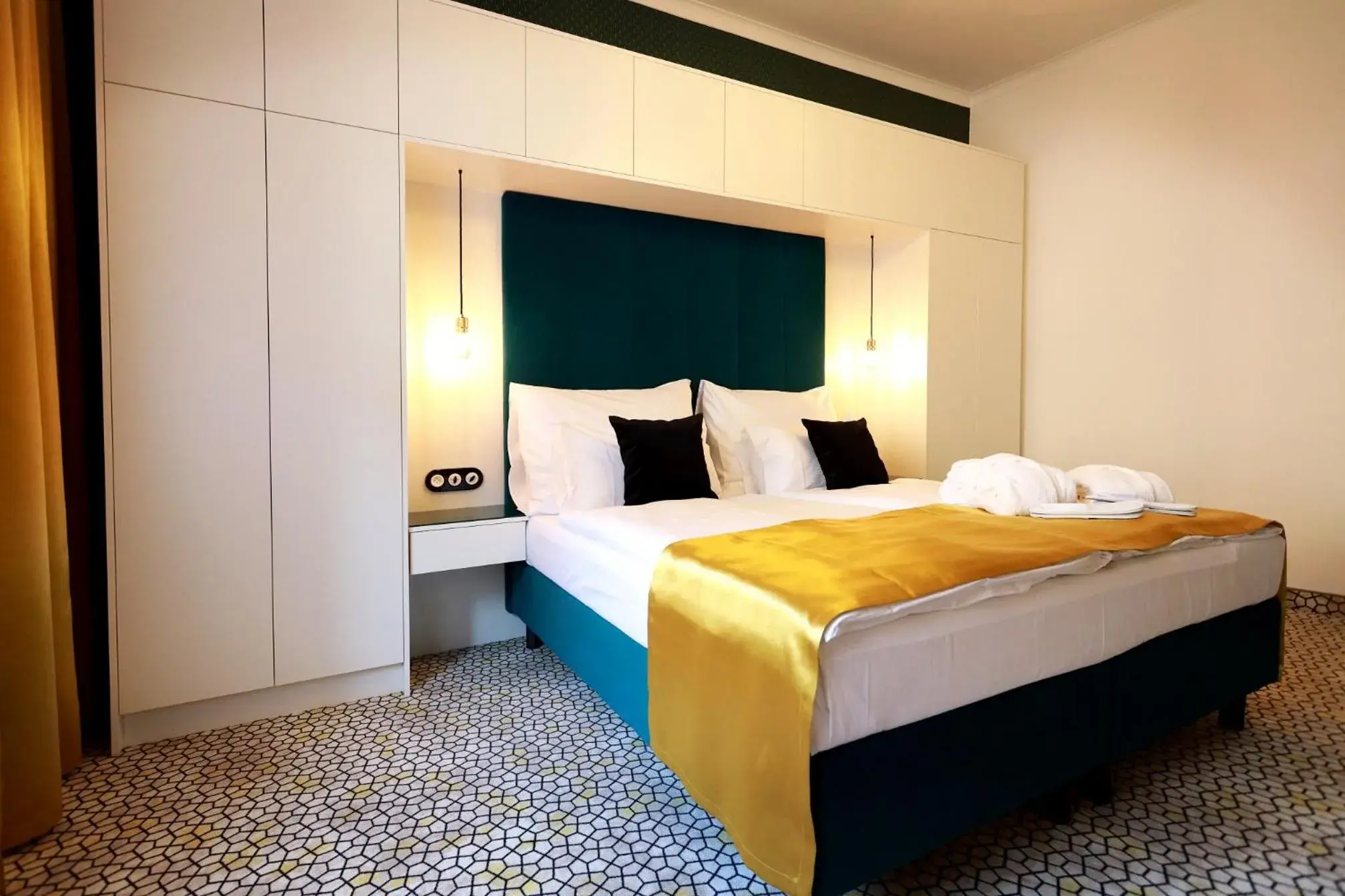 Bed in Art Deco WOLKER by ASTORIA Hotel & Medical Spa Bed in Art Deco WOLKER by ASTORIA Hotel & Medical Spa