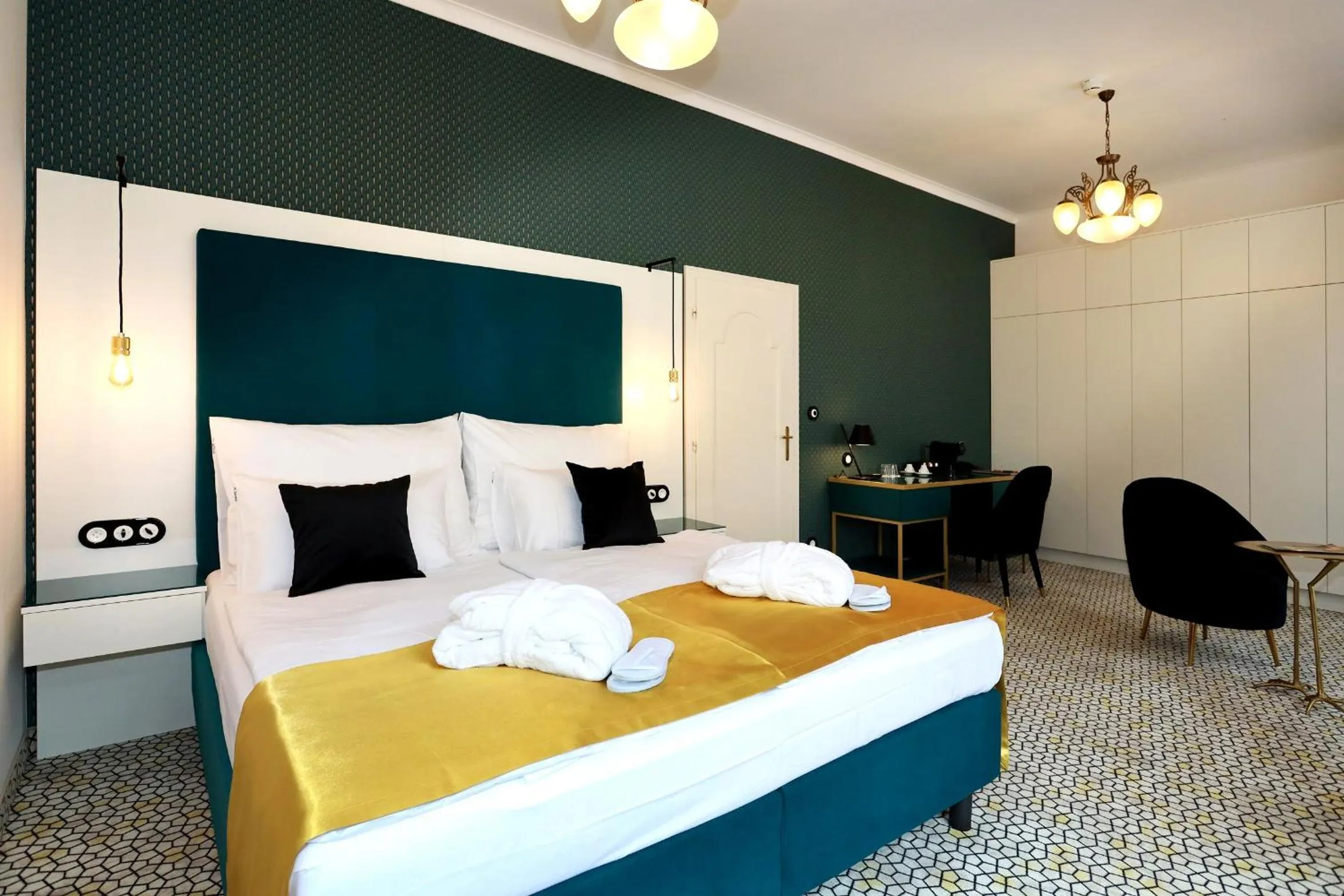 Bed in Art Deco WOLKER by ASTORIA Hotel & Medical Spa