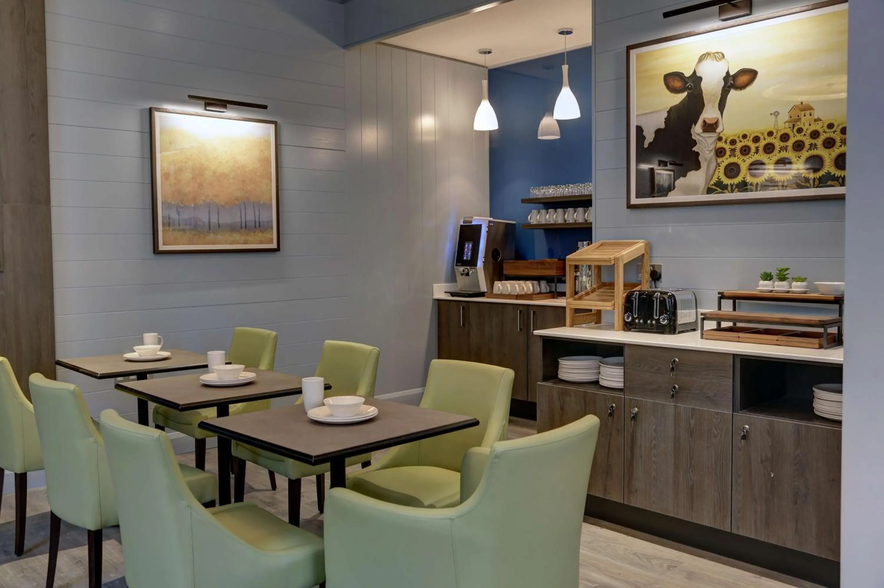 Restaurant/places to eat in Best Western Plus Vauxhall Hotel