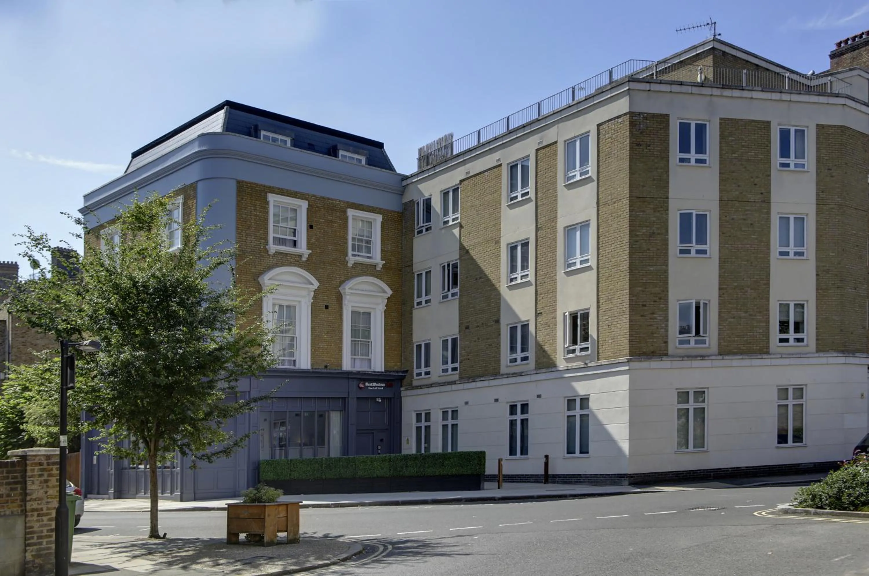 Property building in Best Western Plus Vauxhall Hotel