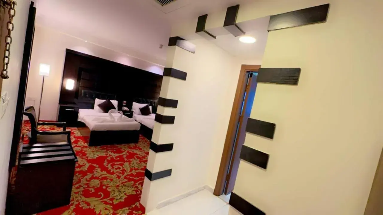Bed, Seating Area in Sparr Hotel