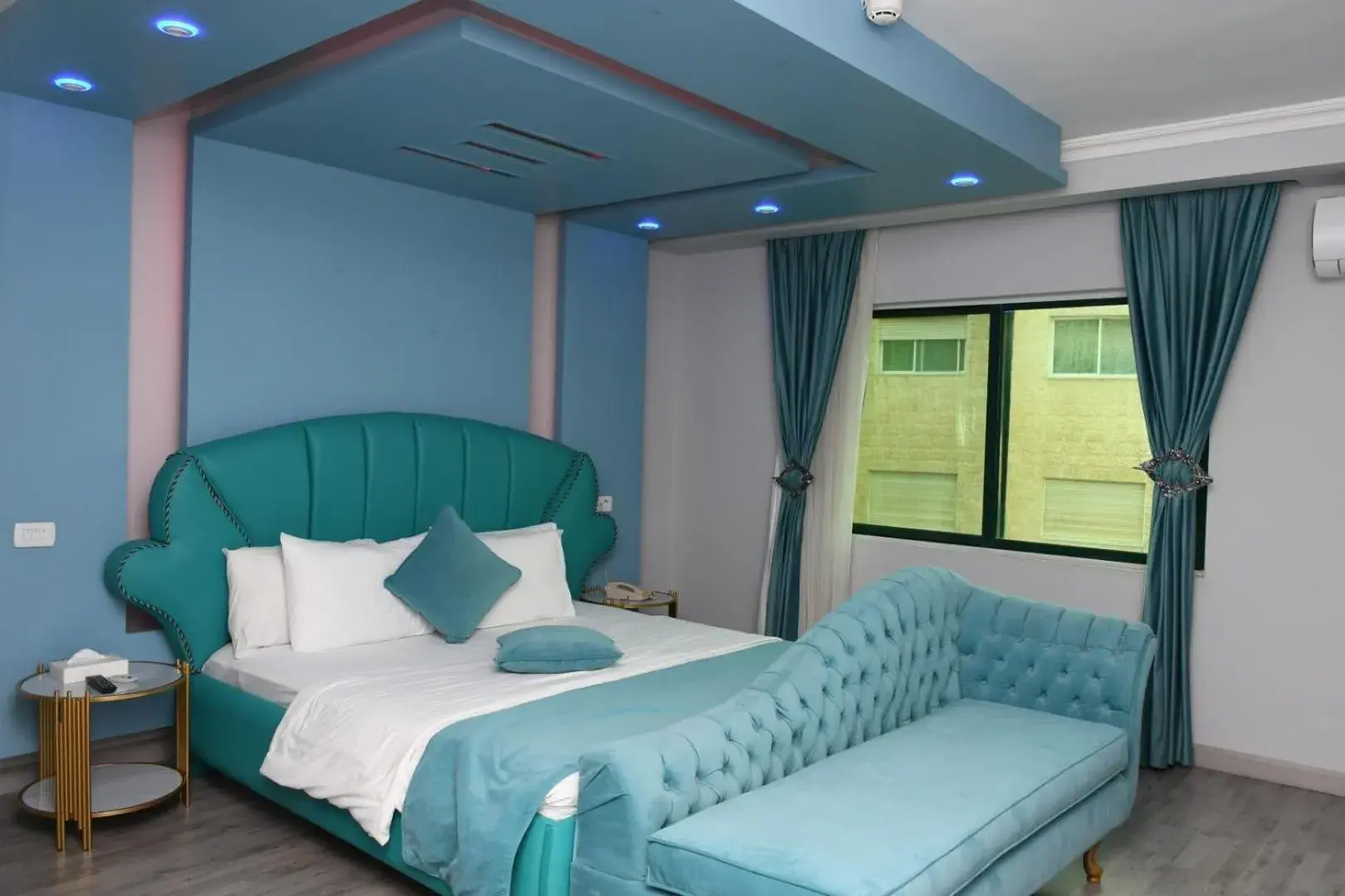 Bed in Sparr Hotel