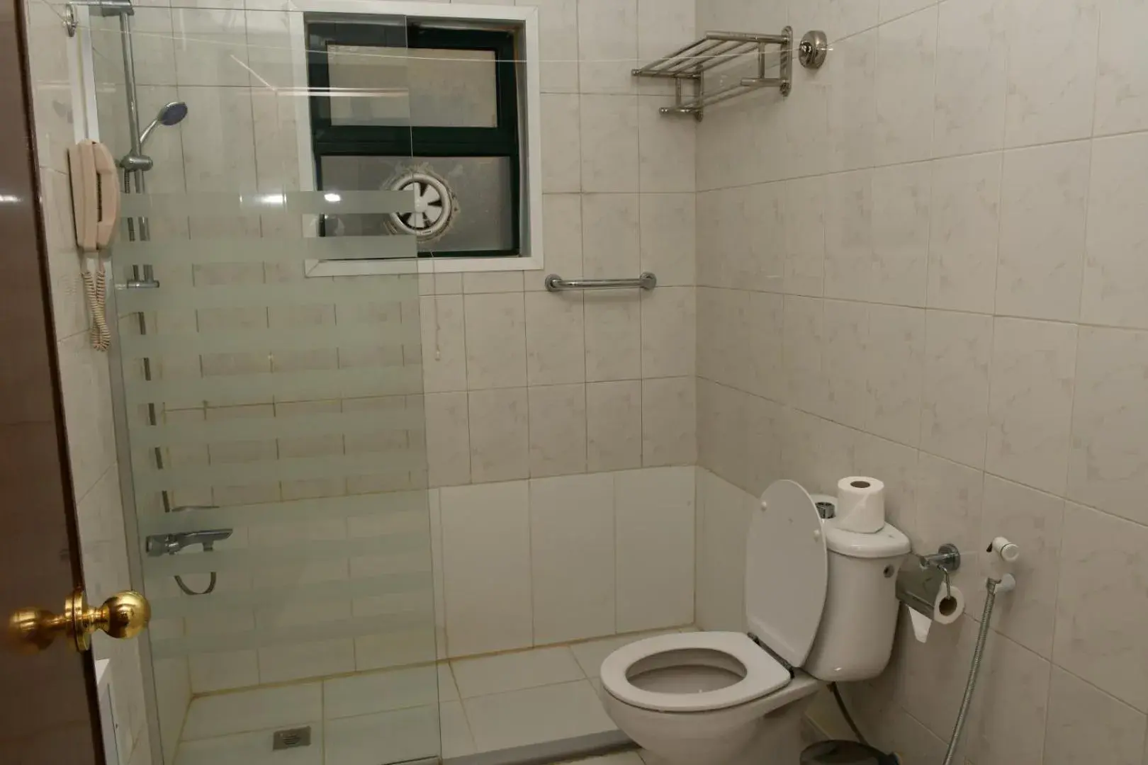 Shower, Bathroom in Sparr Hotel