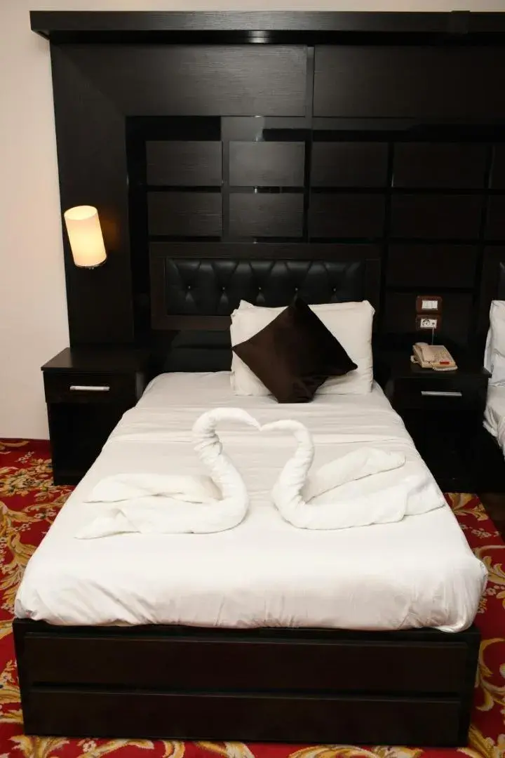 Bedroom, Bed in Sparr Hotel