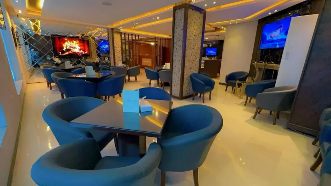 Restaurant/places to eat, Lounge/Bar in Sparr Hotel