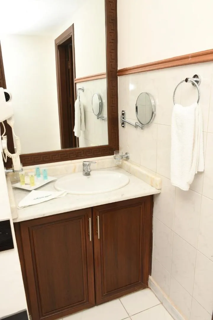 Bathroom in Sparr Hotel