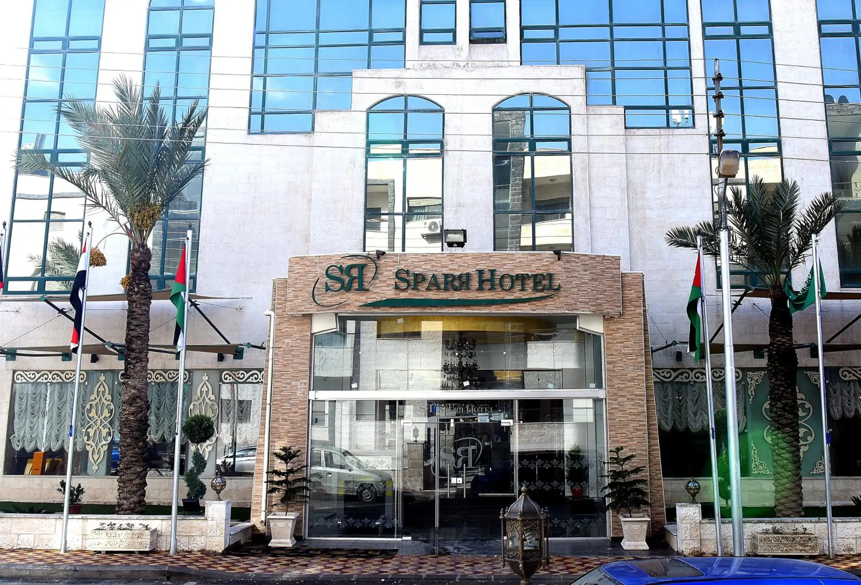 Property building in Sparr Hotel
