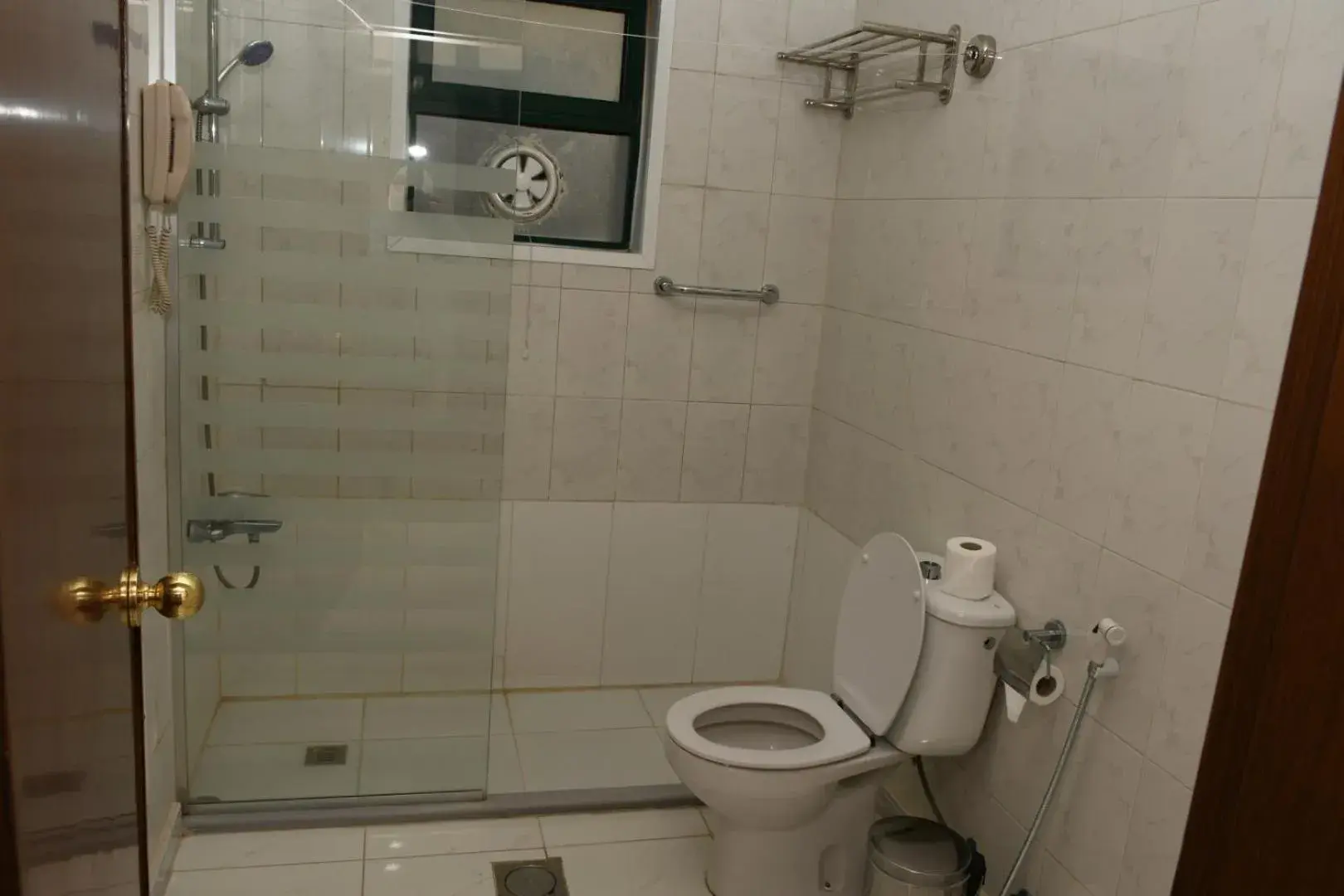 Shower, Bathroom in Sparr Hotel