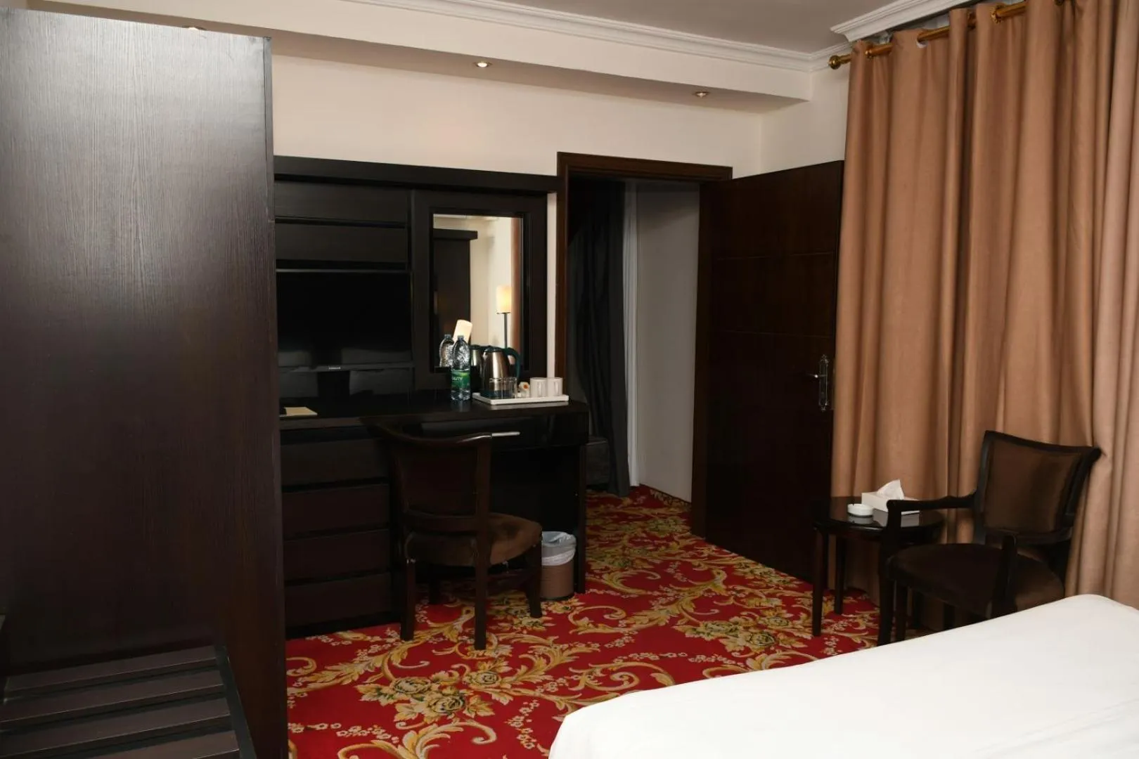 Photo of the whole room, Bed in Sparr Hotel