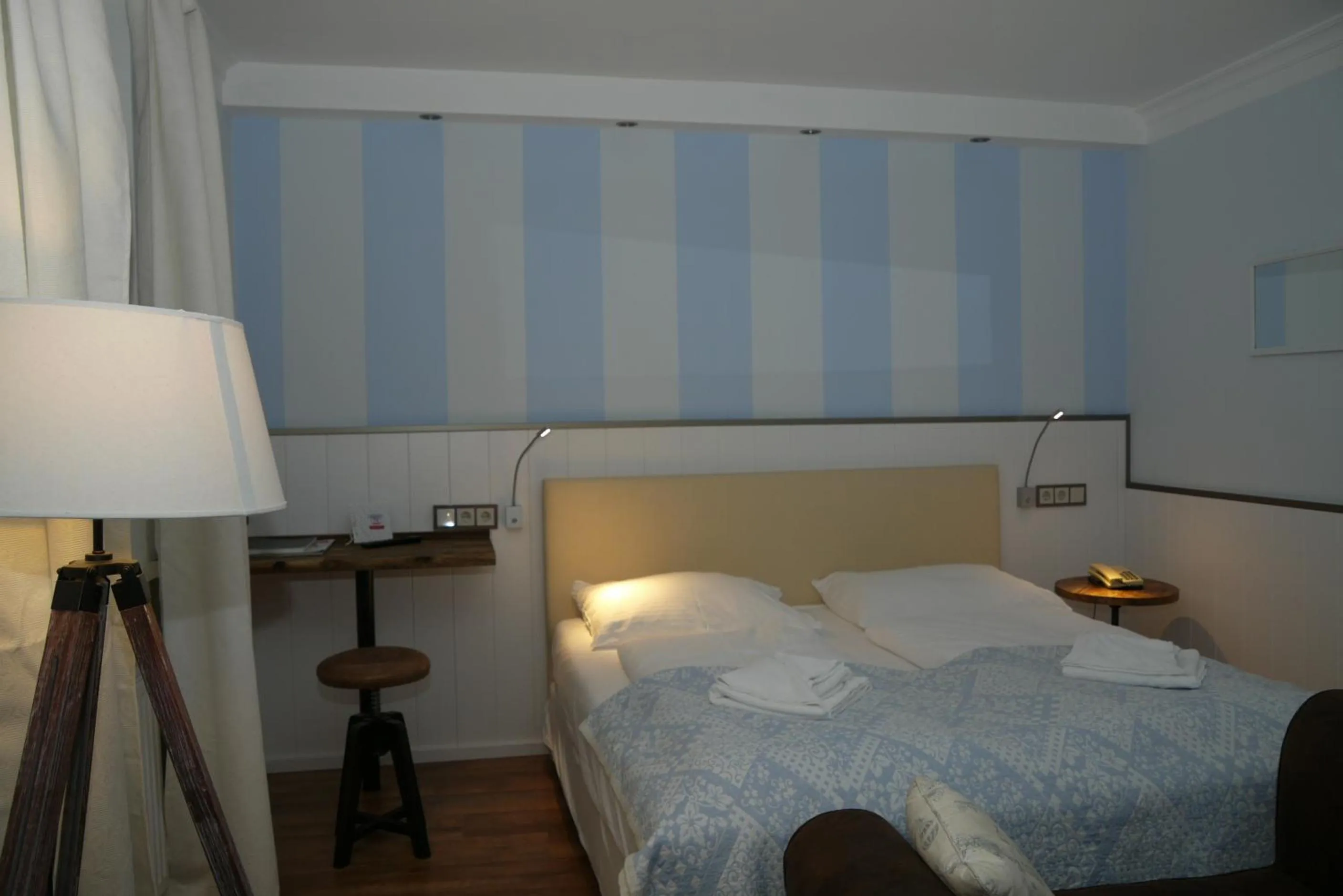 Photo of the whole room, Bed in Bergland Hotel - Adults only