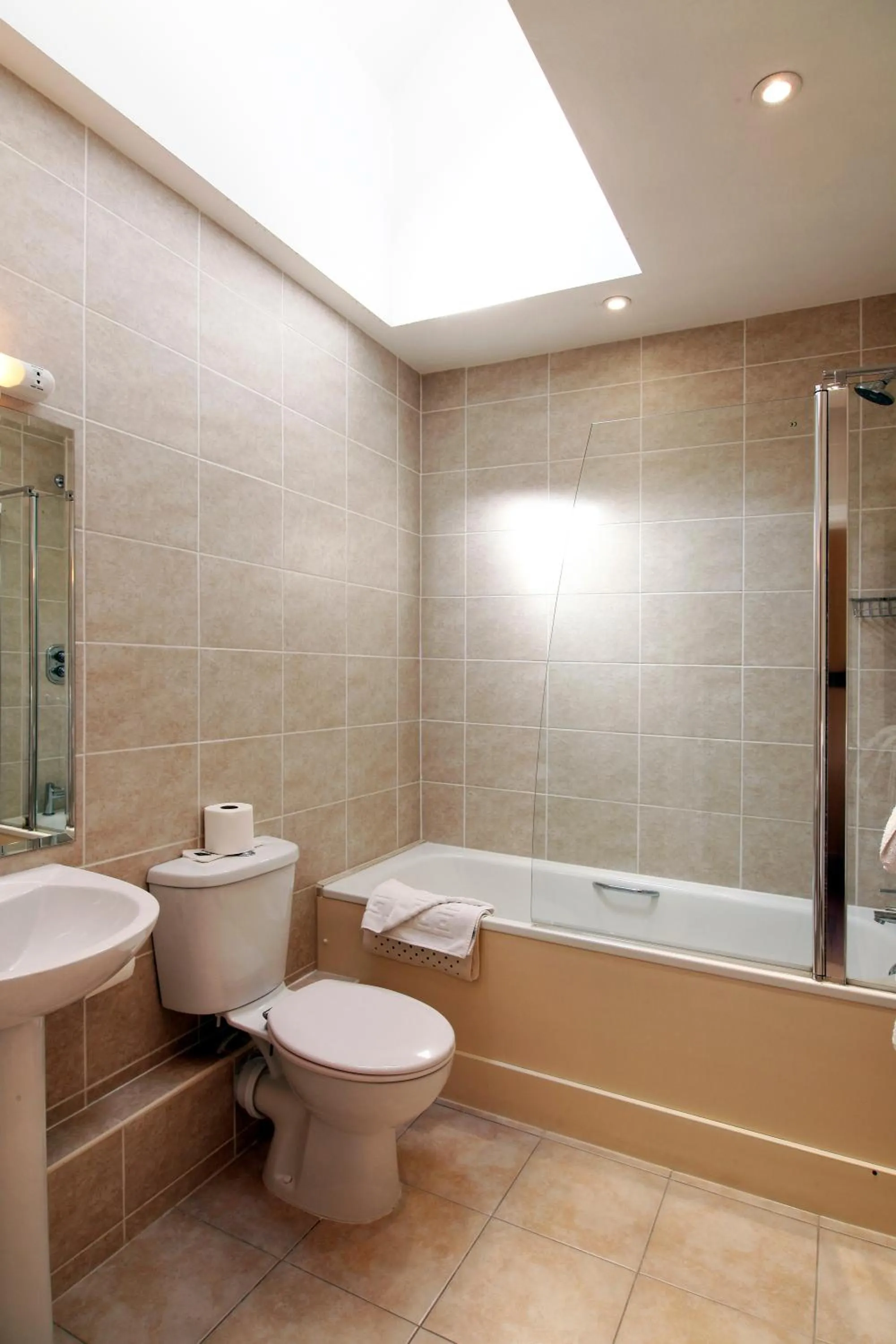 Bathroom in Mercure Telford Hotel