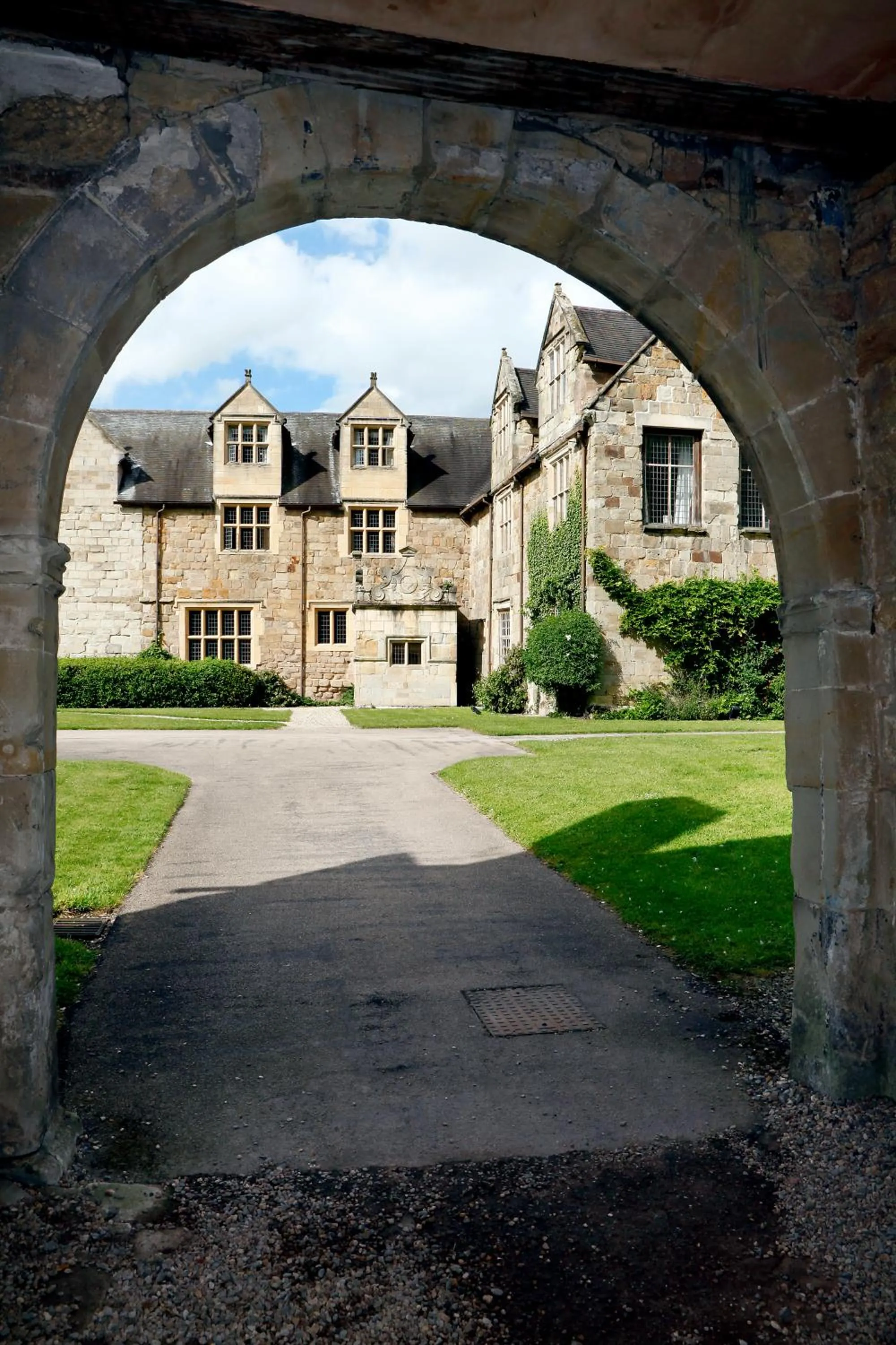 Facade/entrance in Mercure Telford Hotel