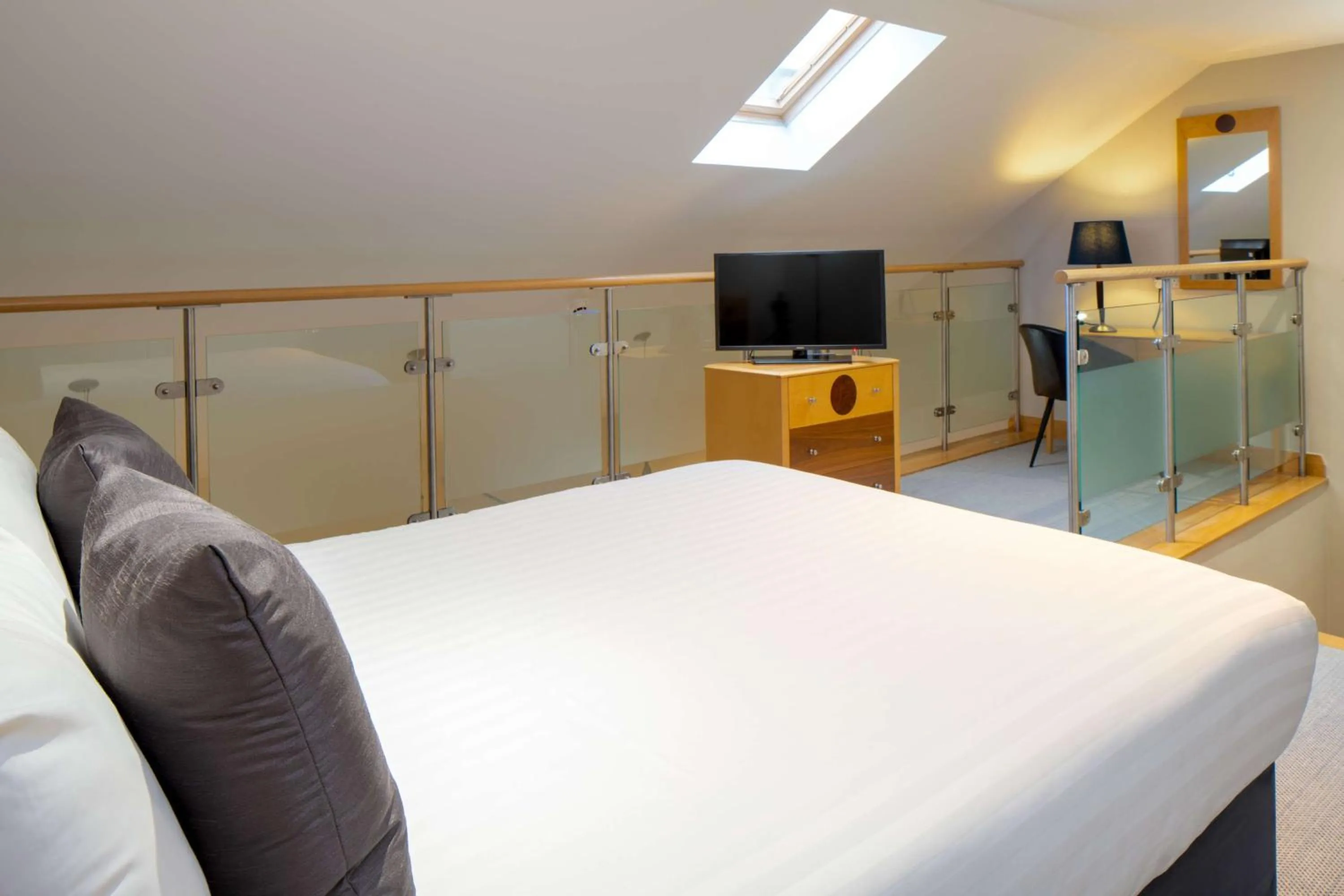 Bedroom, Bed in Glasgow Argyle Hotel, BW Signature Collection