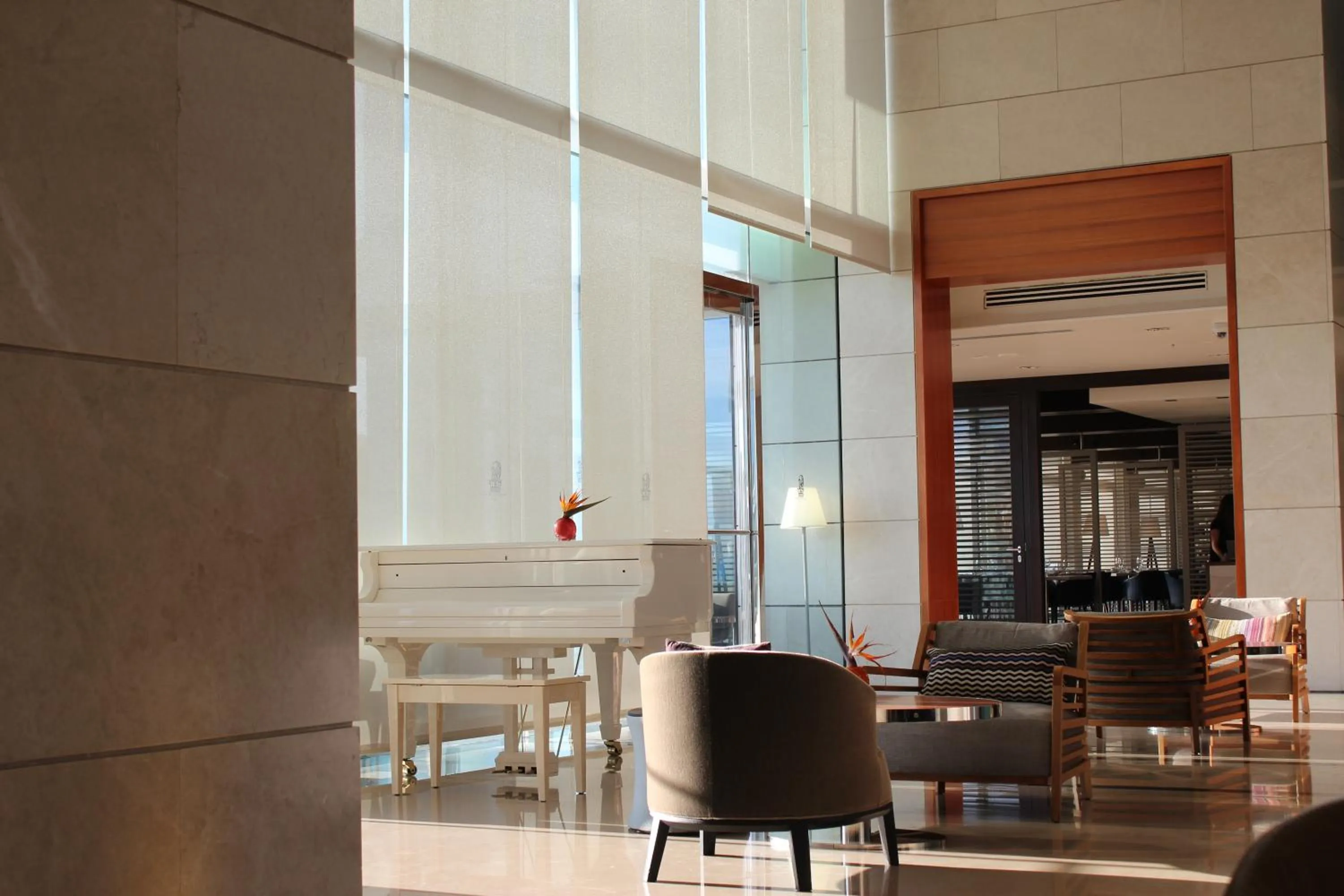 Restaurant/places to eat in First Class Marina Herzlia