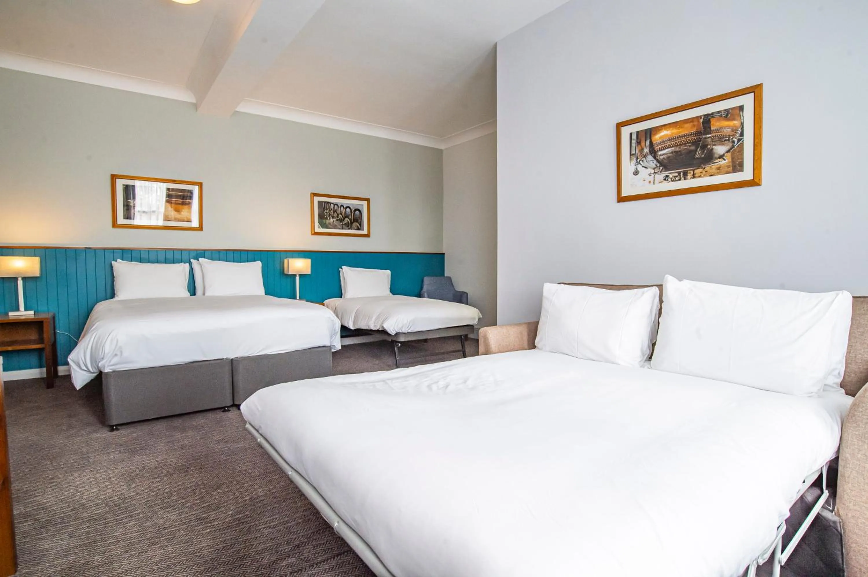 Bed in Highfield Hotel By Greene King Inn