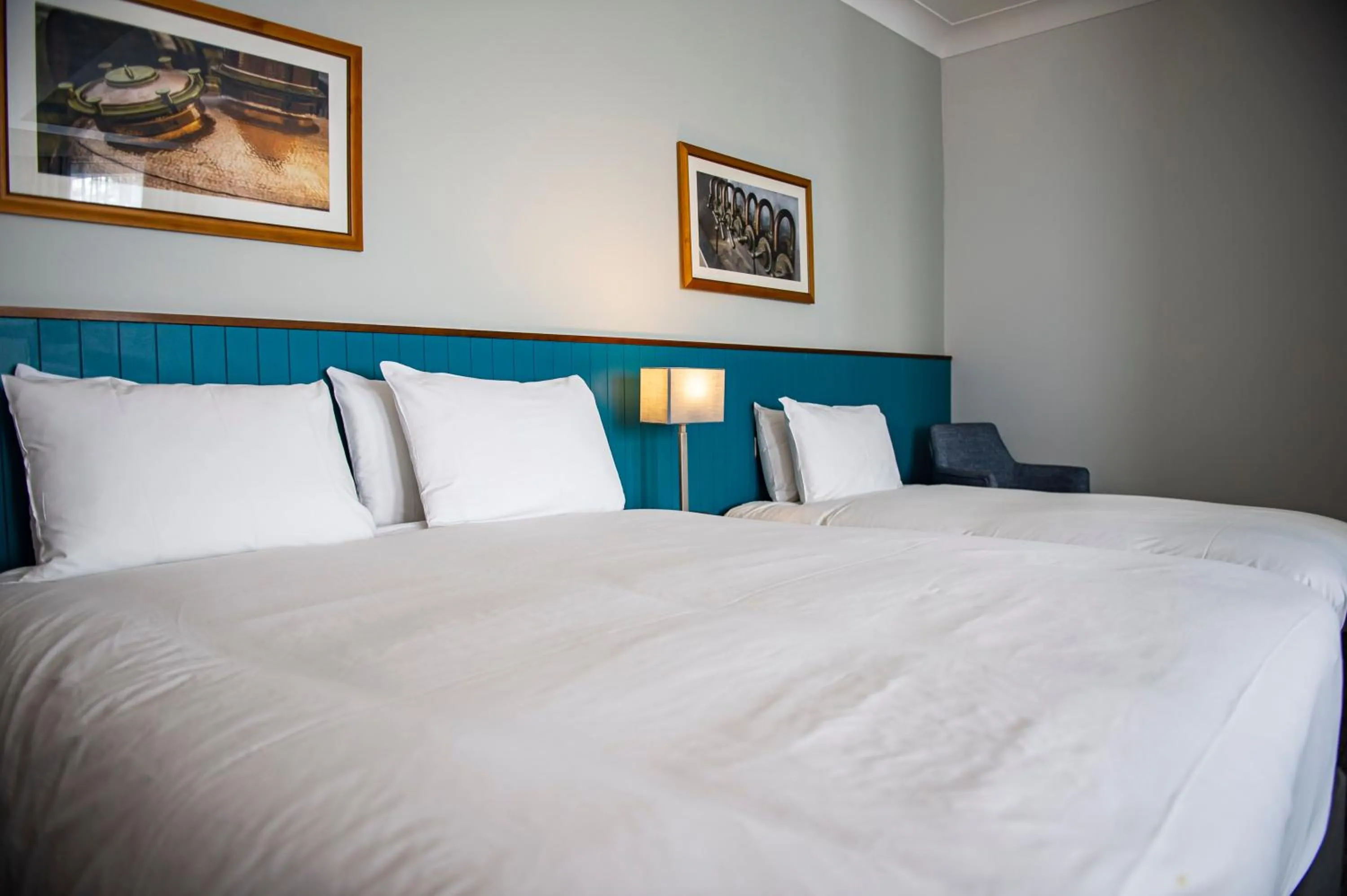 Bed in Highfield Hotel By Greene King Inn