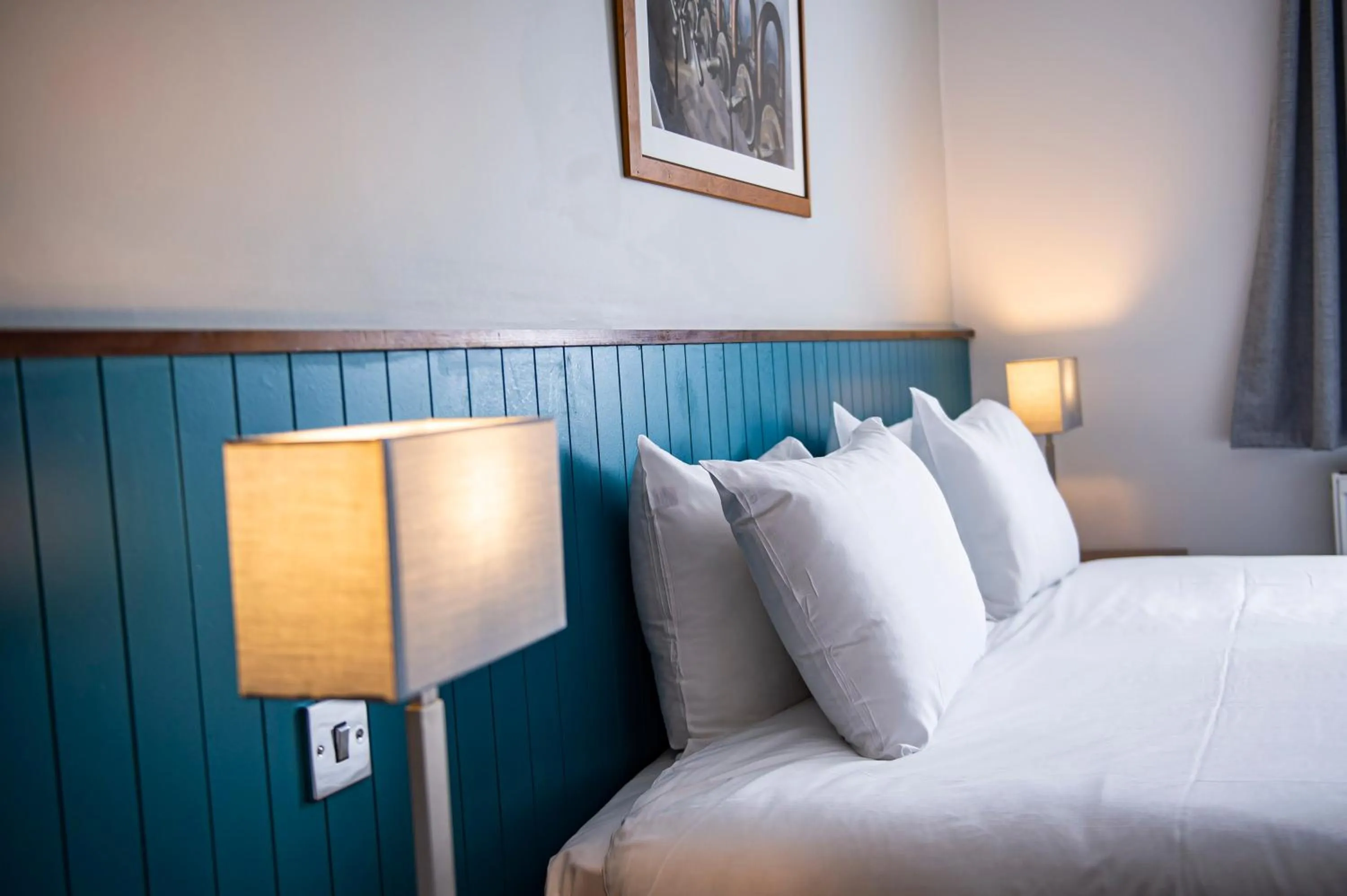 Bed in Highfield Hotel By Greene King Inn