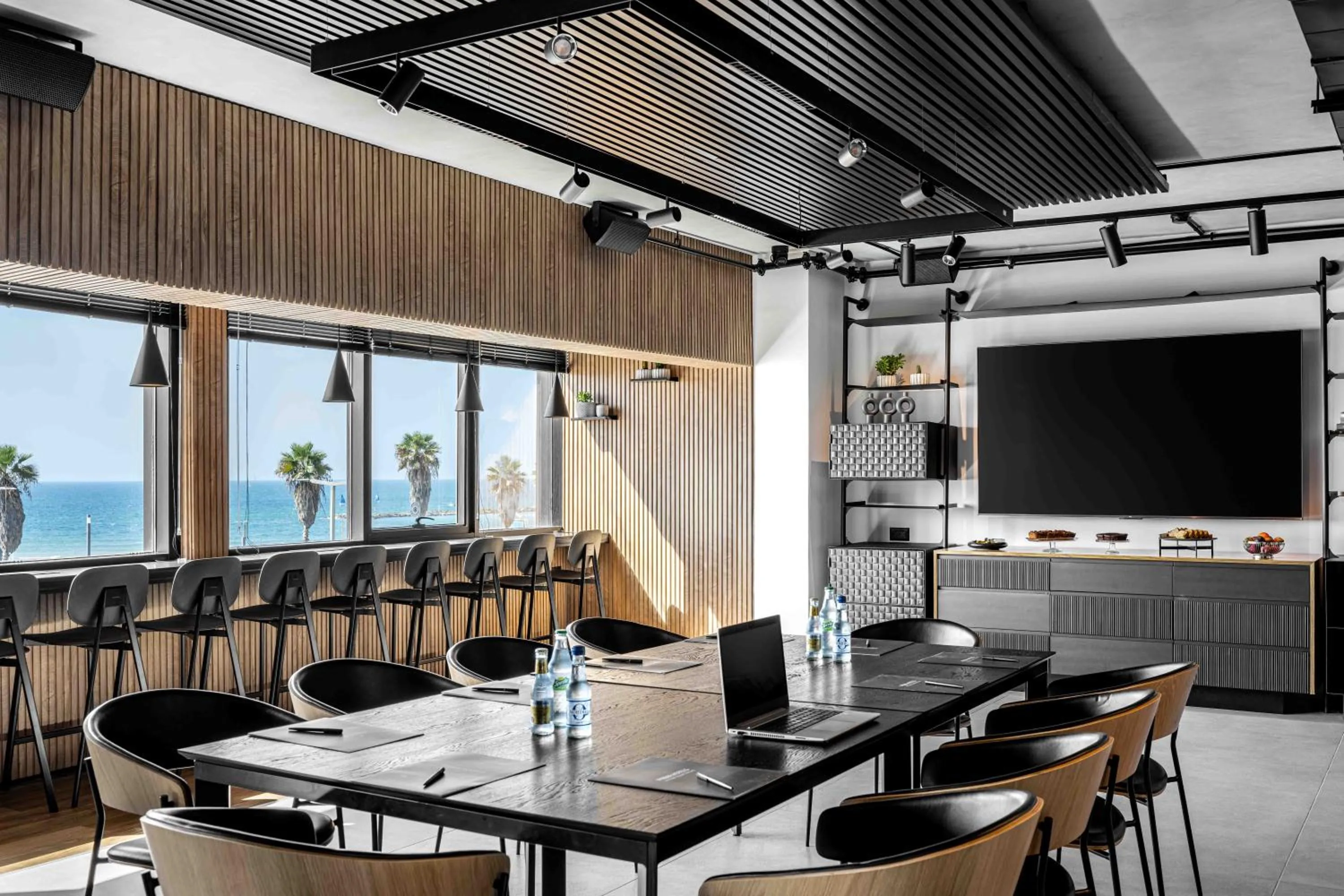 Business facilities in Prima Tel Aviv Hotel