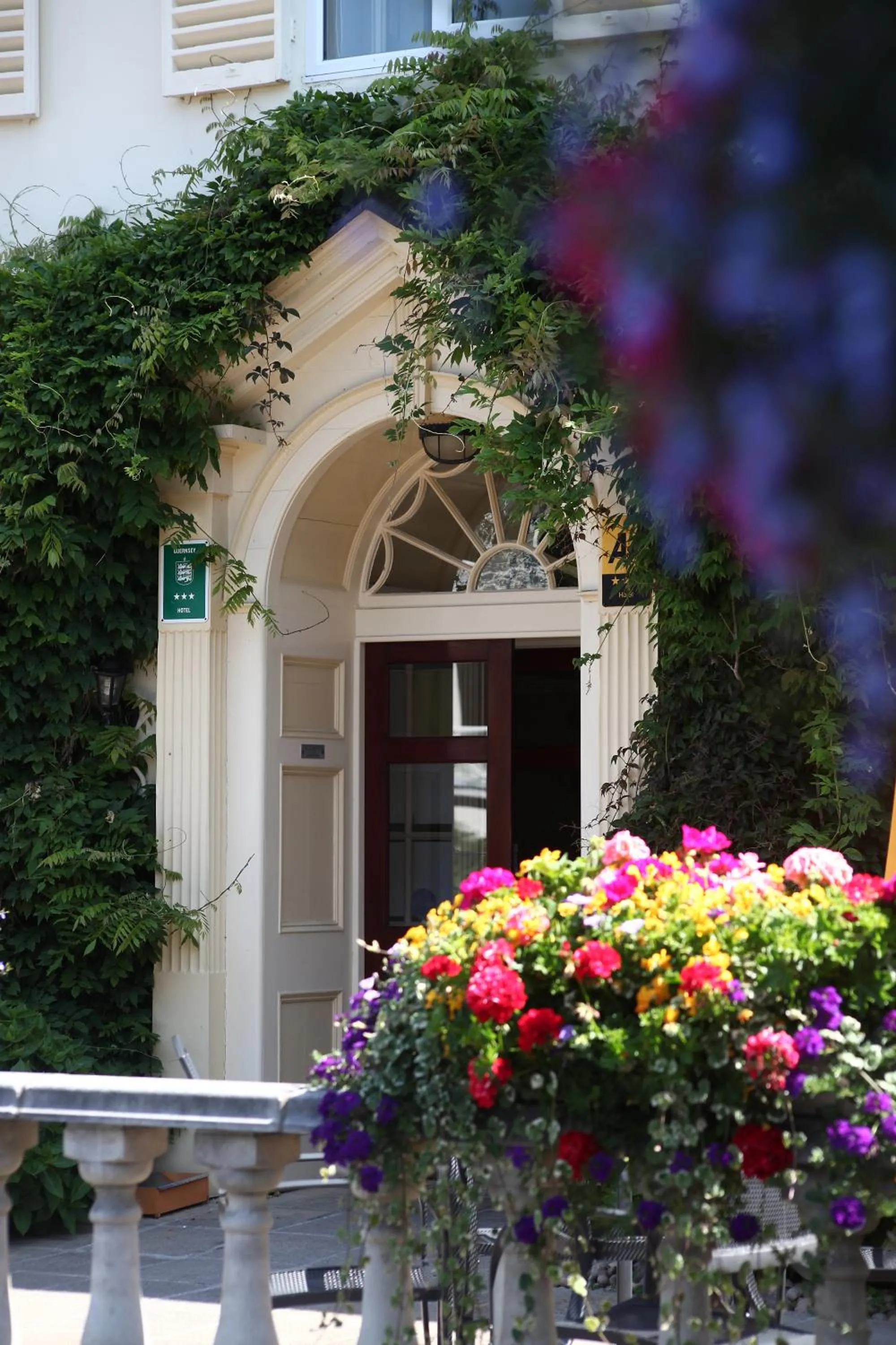 Facade/entrance in Les Rocquettes Hotel