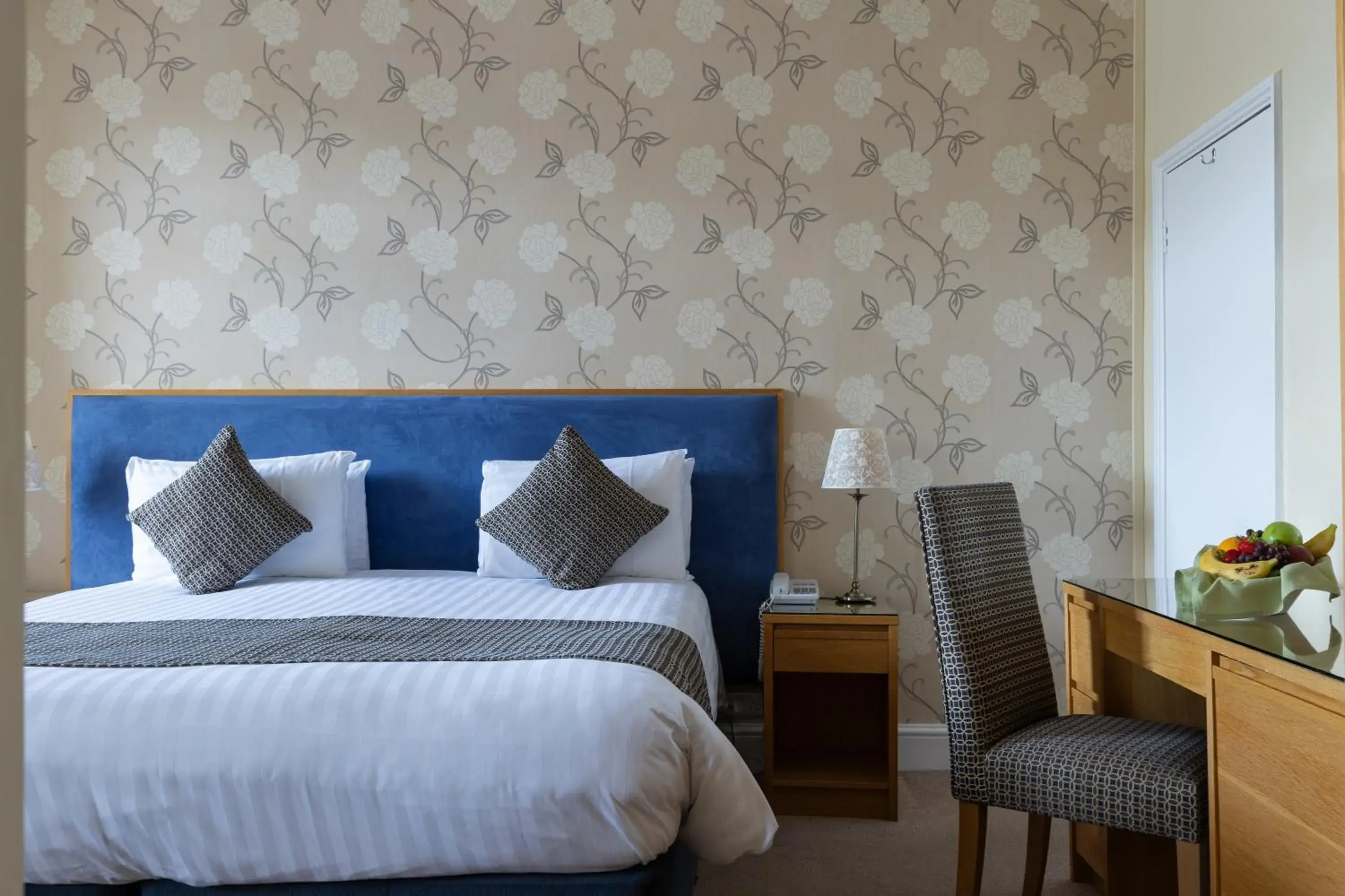 Classic Double Room in Les Rocquettes Hotel Classic Double Room in Les Rocquettes Hotel