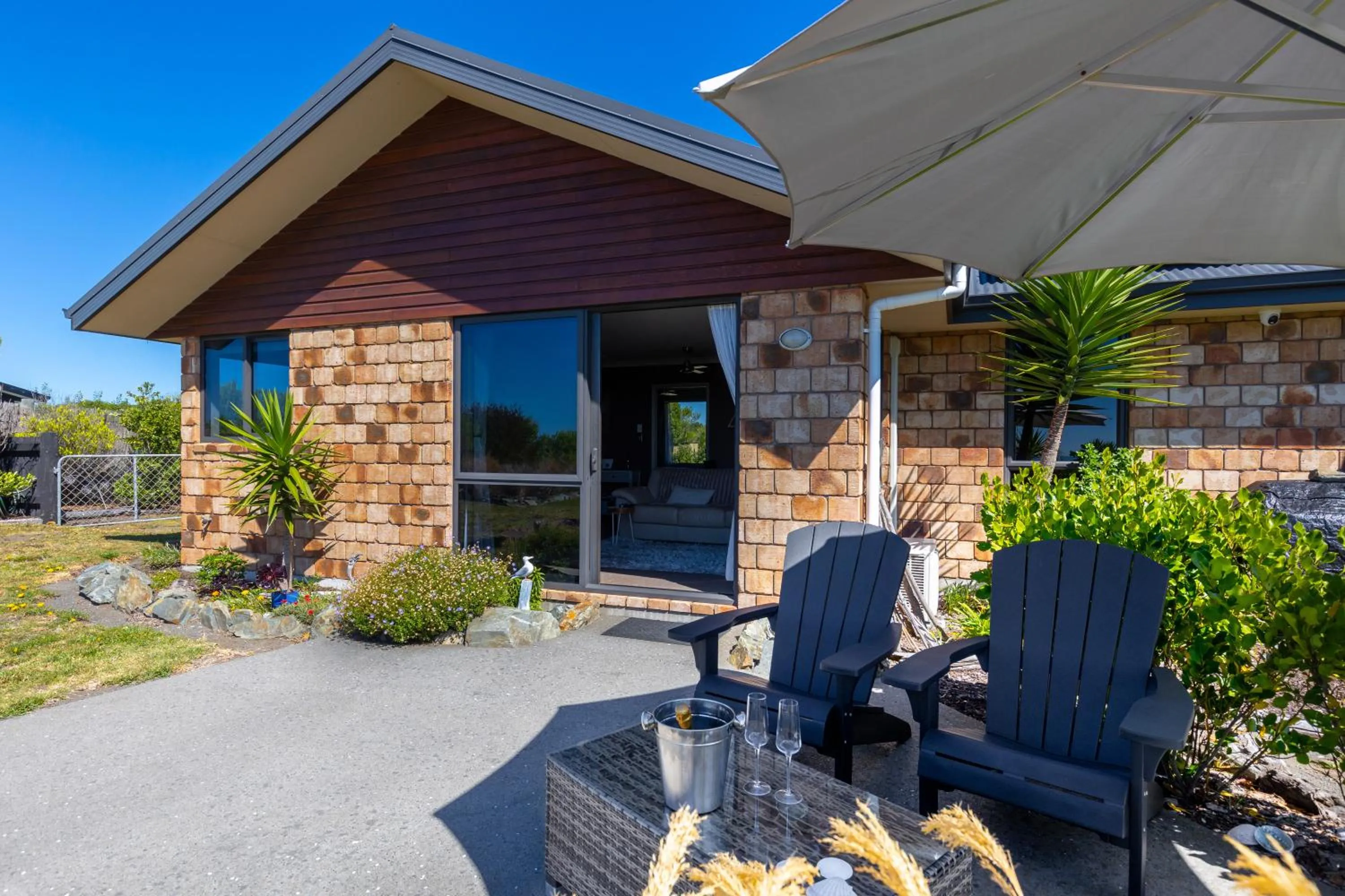 Property building in Ocean View Beachfront Apartment