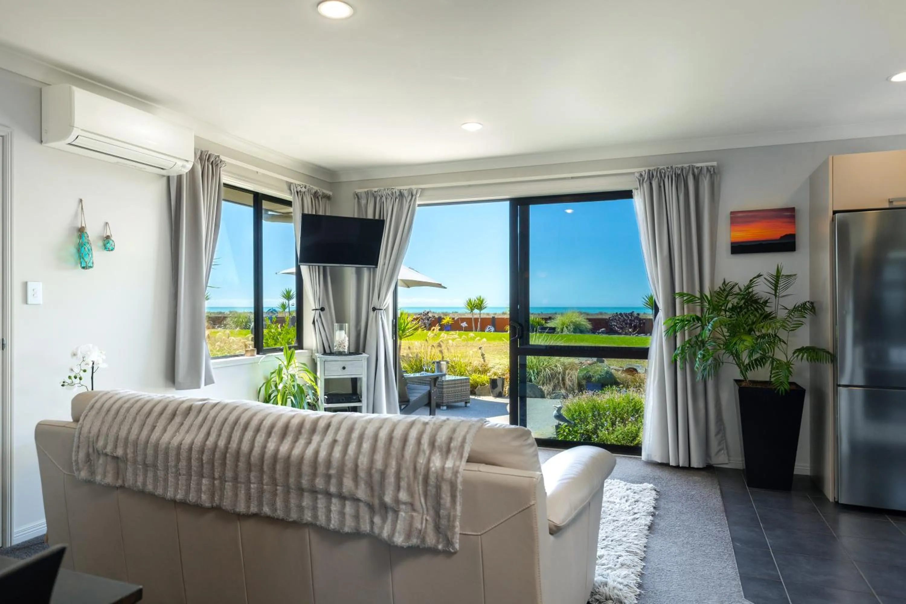 Natural landscape in Ocean View Beachfront Apartment